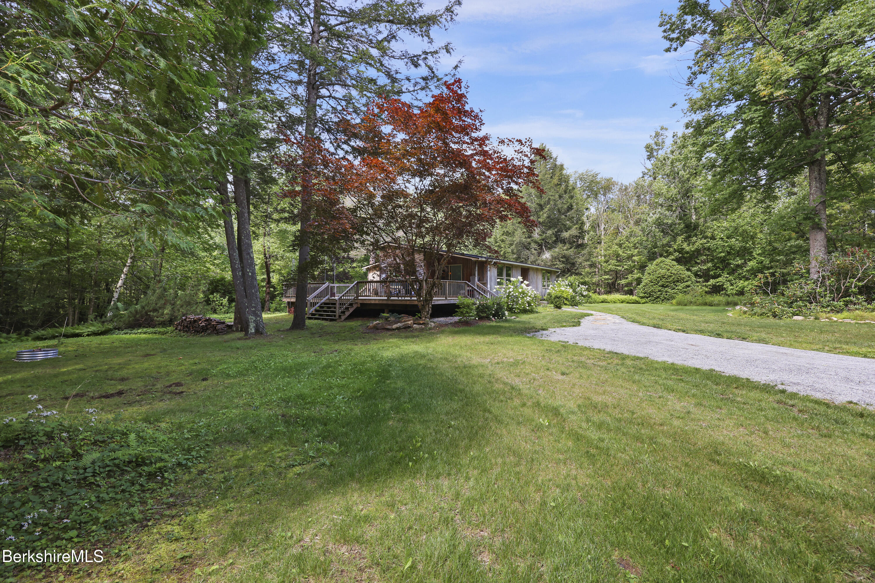 809 Leonhardt Rd