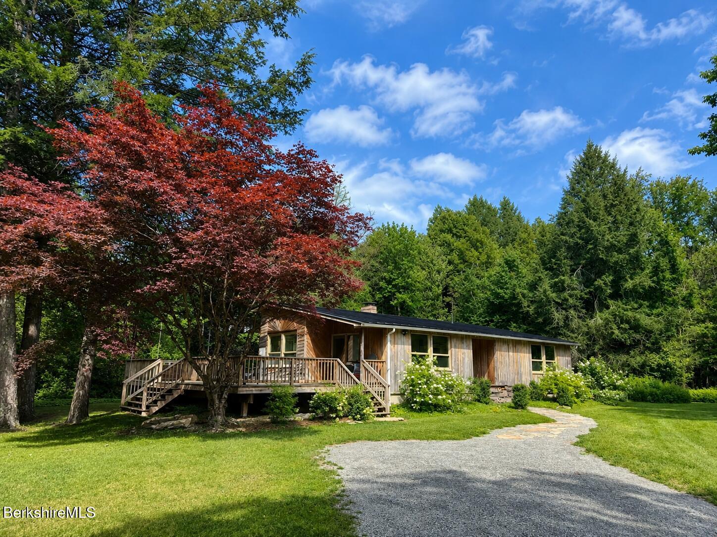 809 Leonhardt Rd