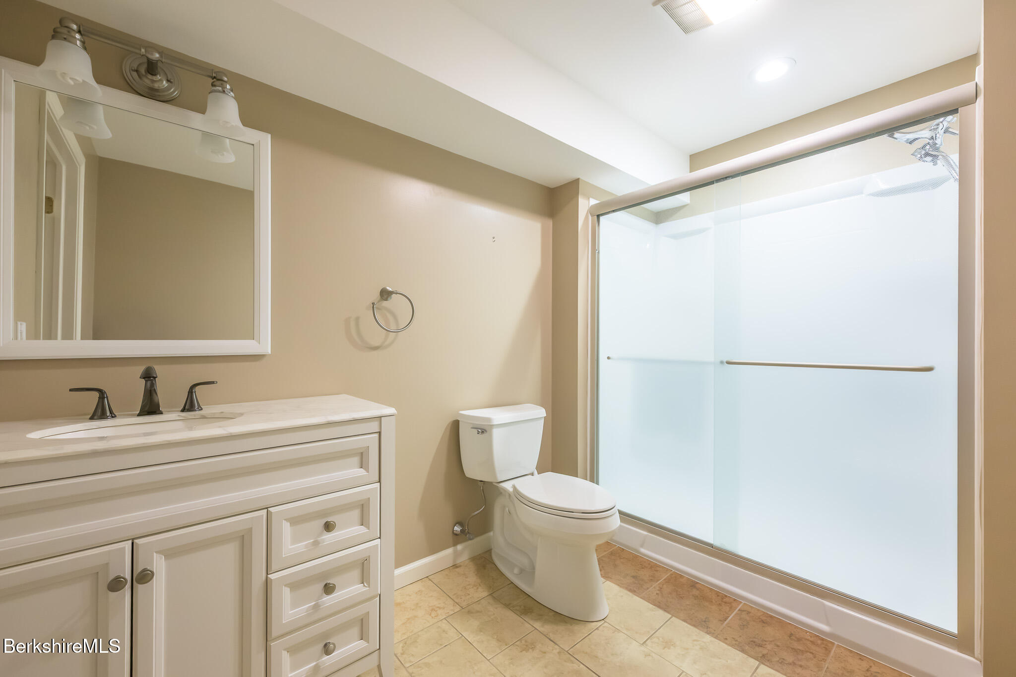 208 Karen Dr