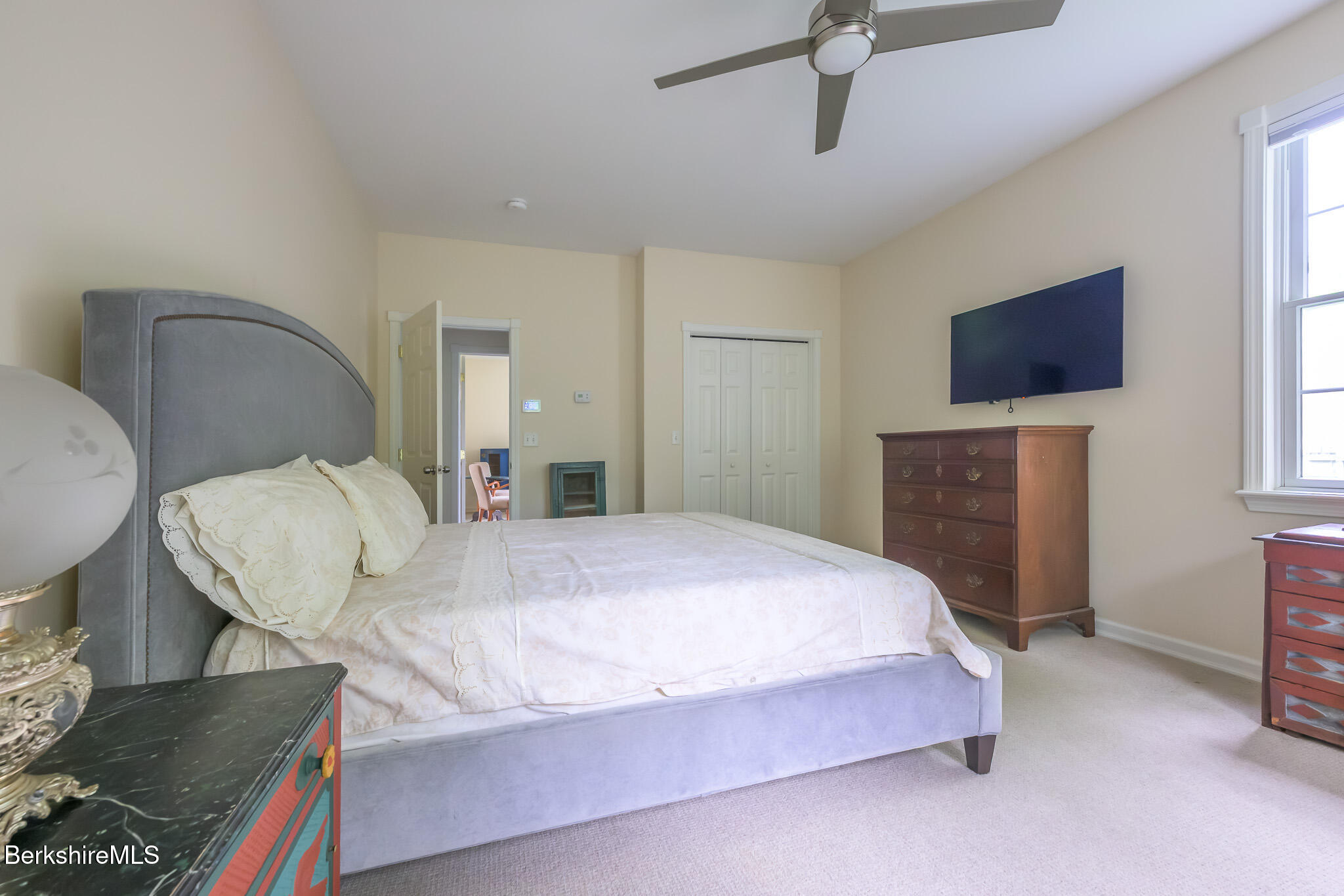 208 Karen Dr