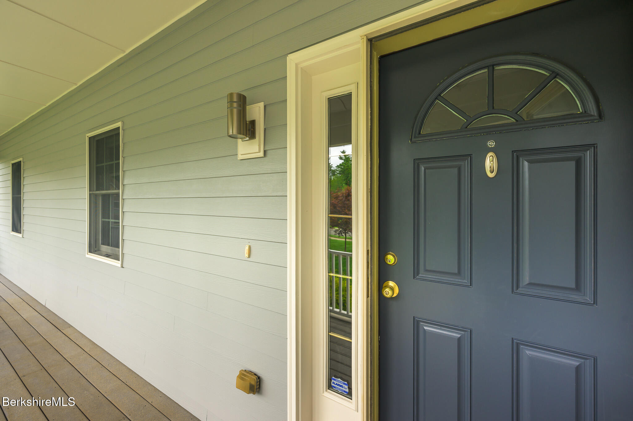 208 Karen Dr