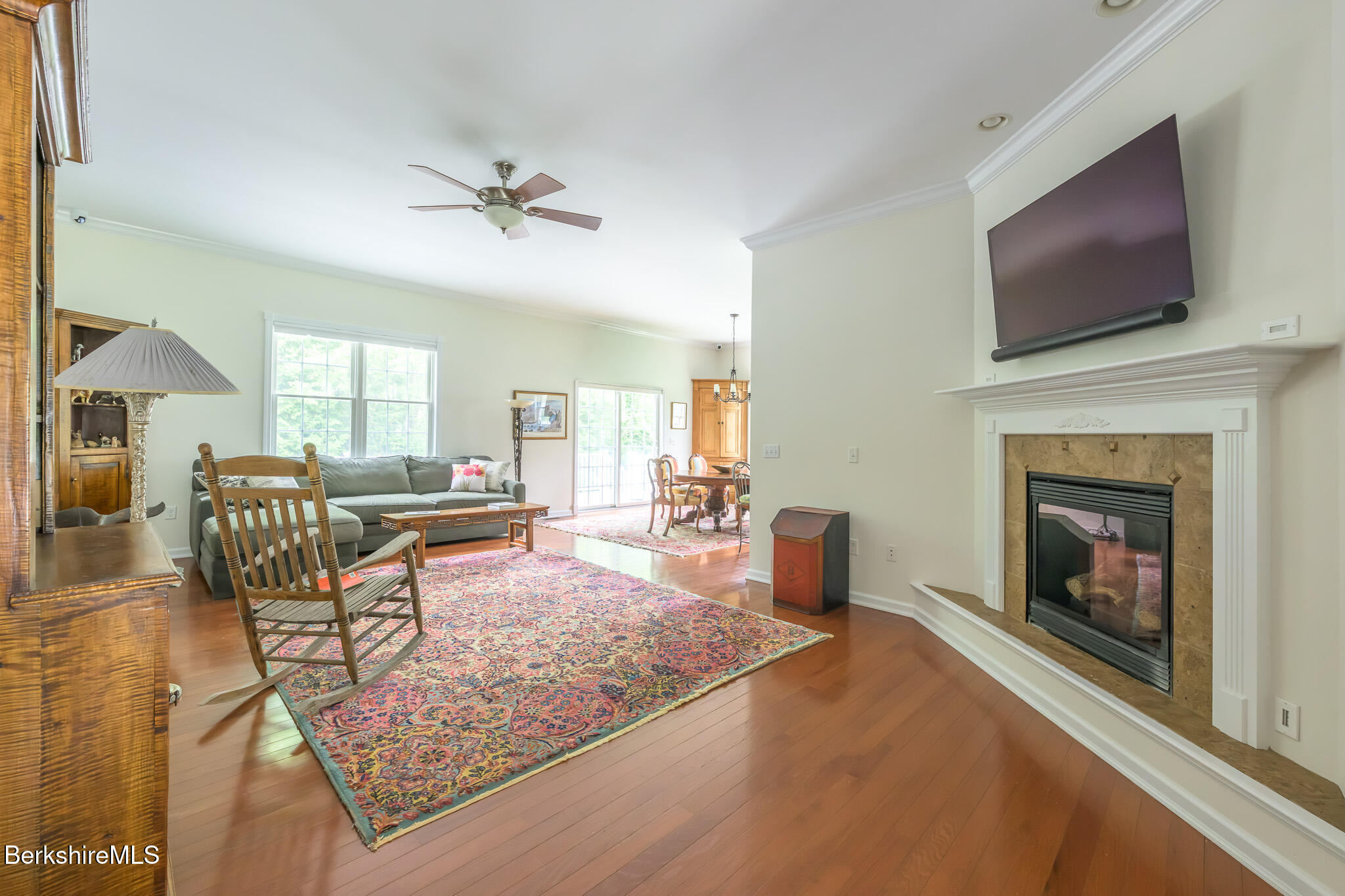 208 Karen Dr