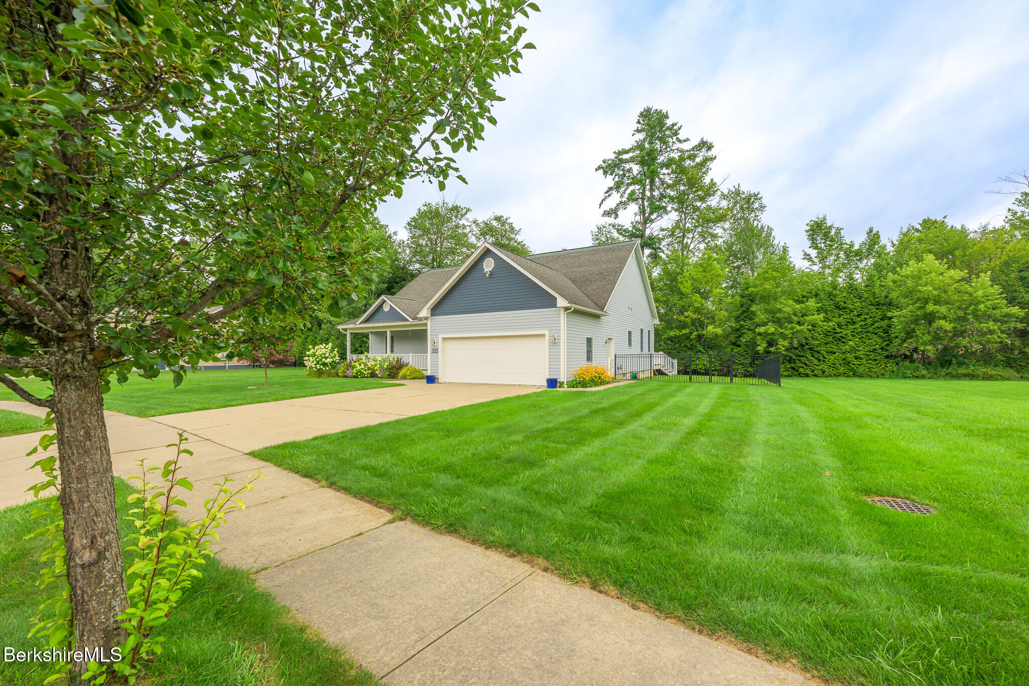 208 Karen Dr