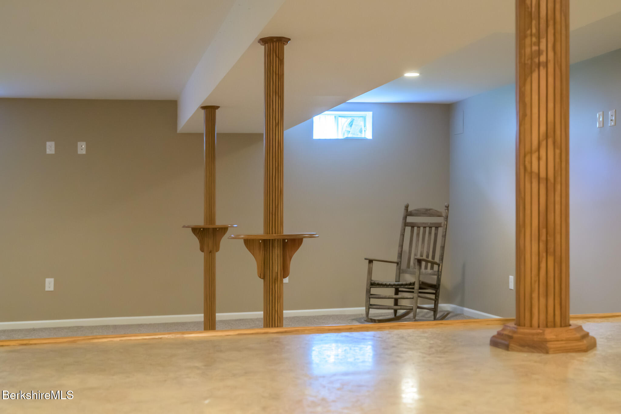 208 Karen Dr