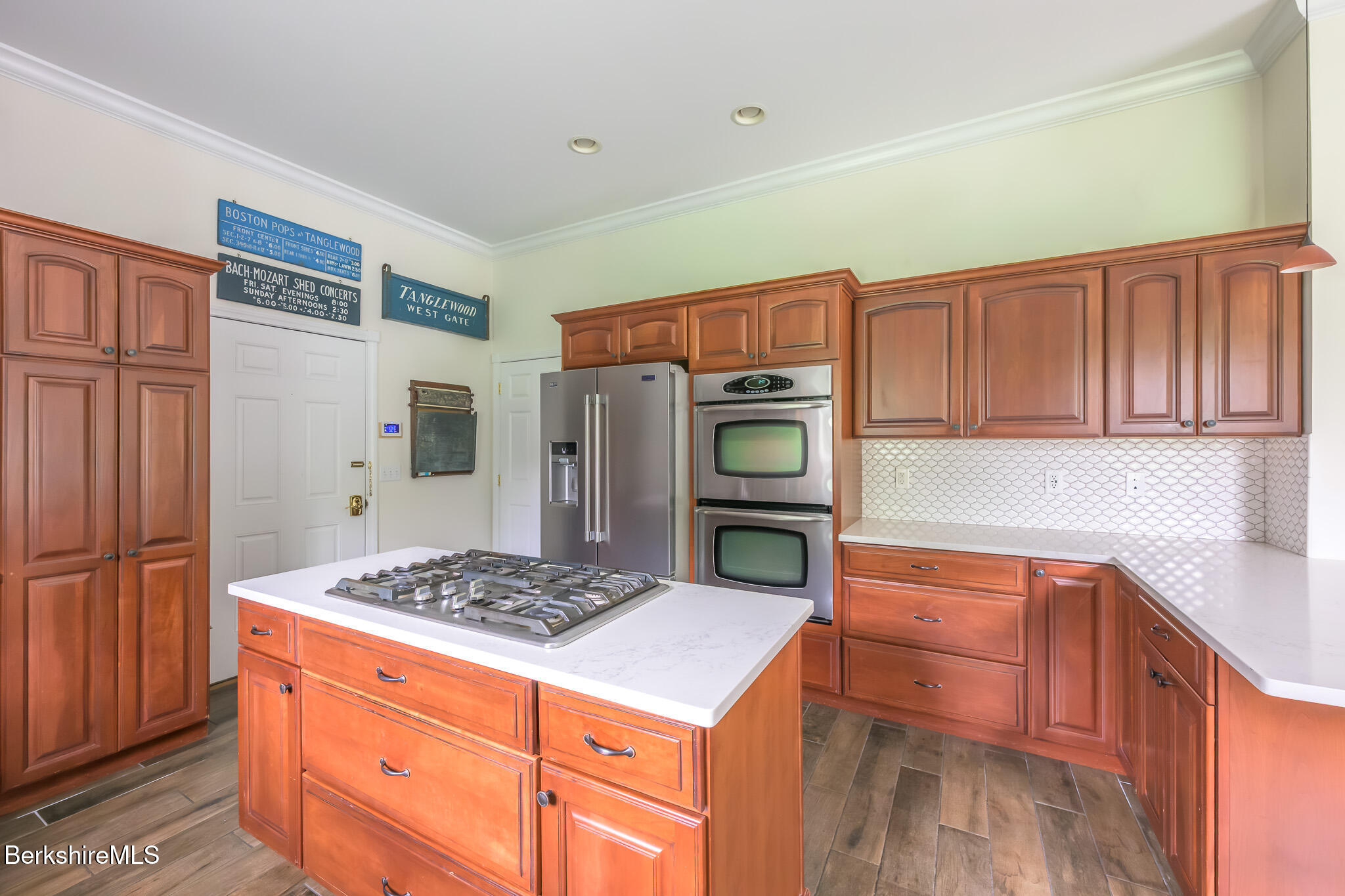 208 Karen Dr
