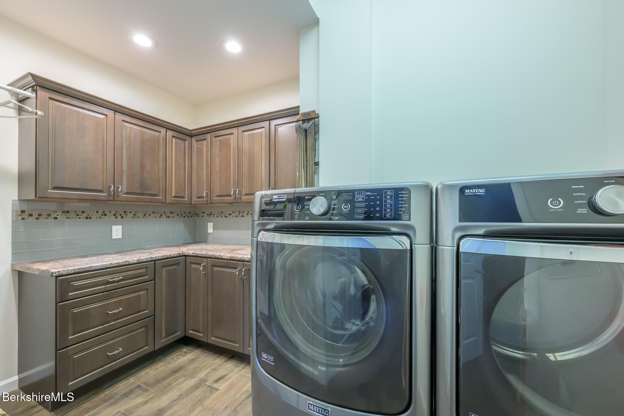208 Karen Dr
