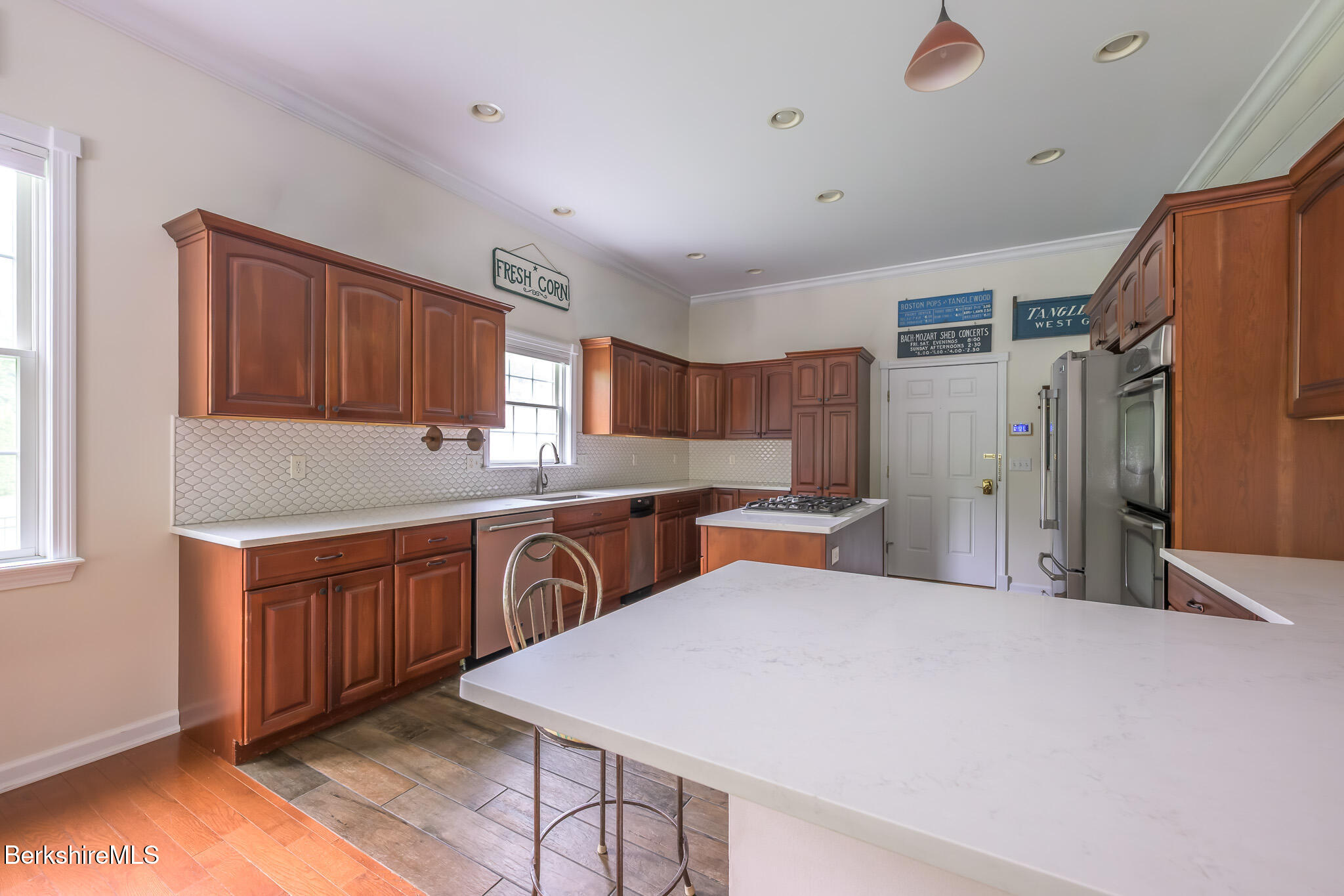 208 Karen Dr