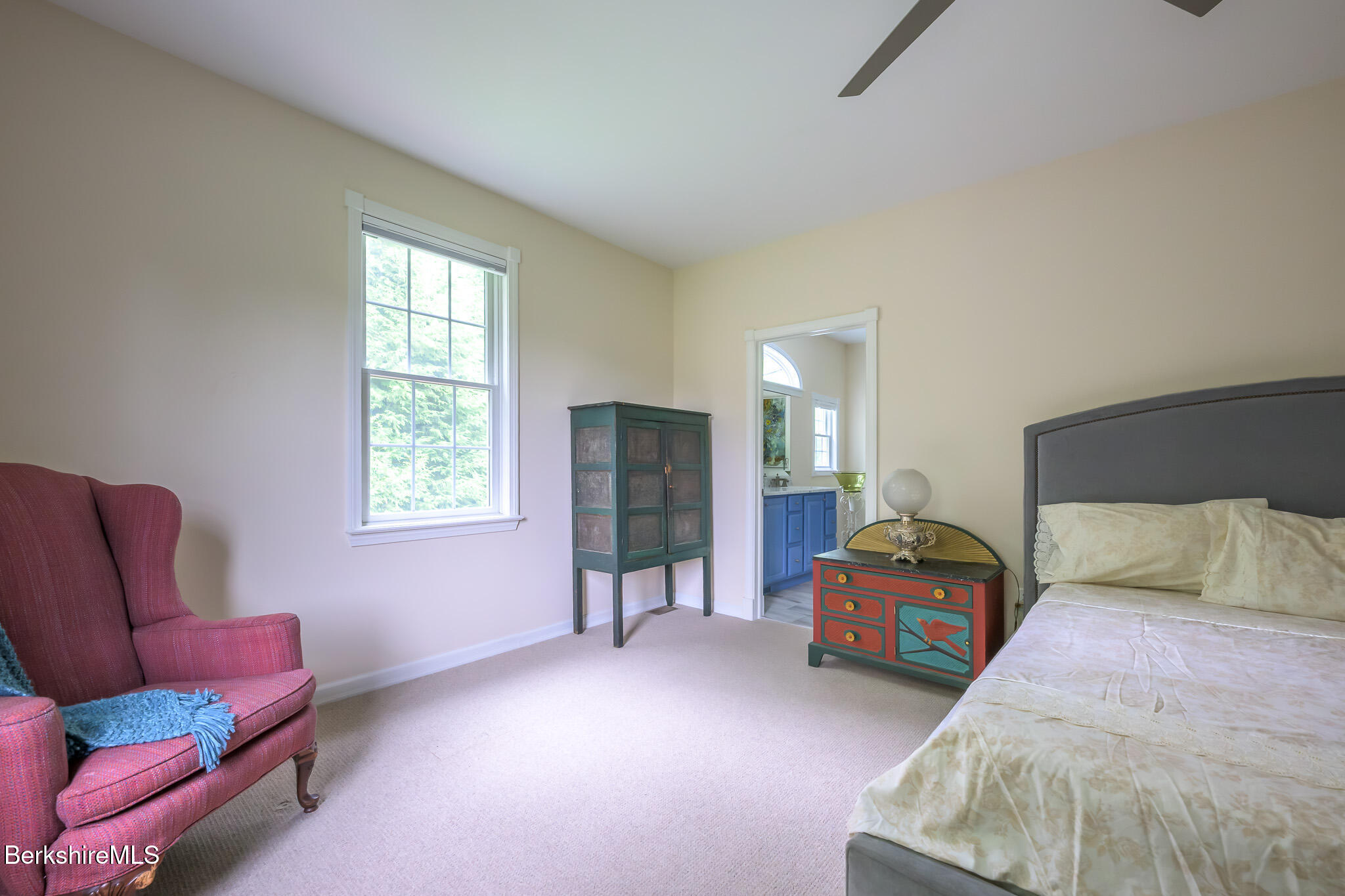 208 Karen Dr