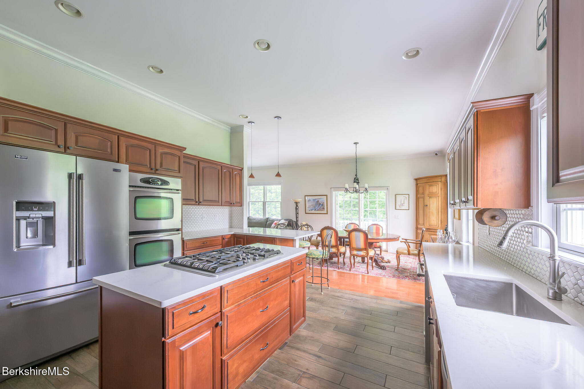 208 Karen Dr