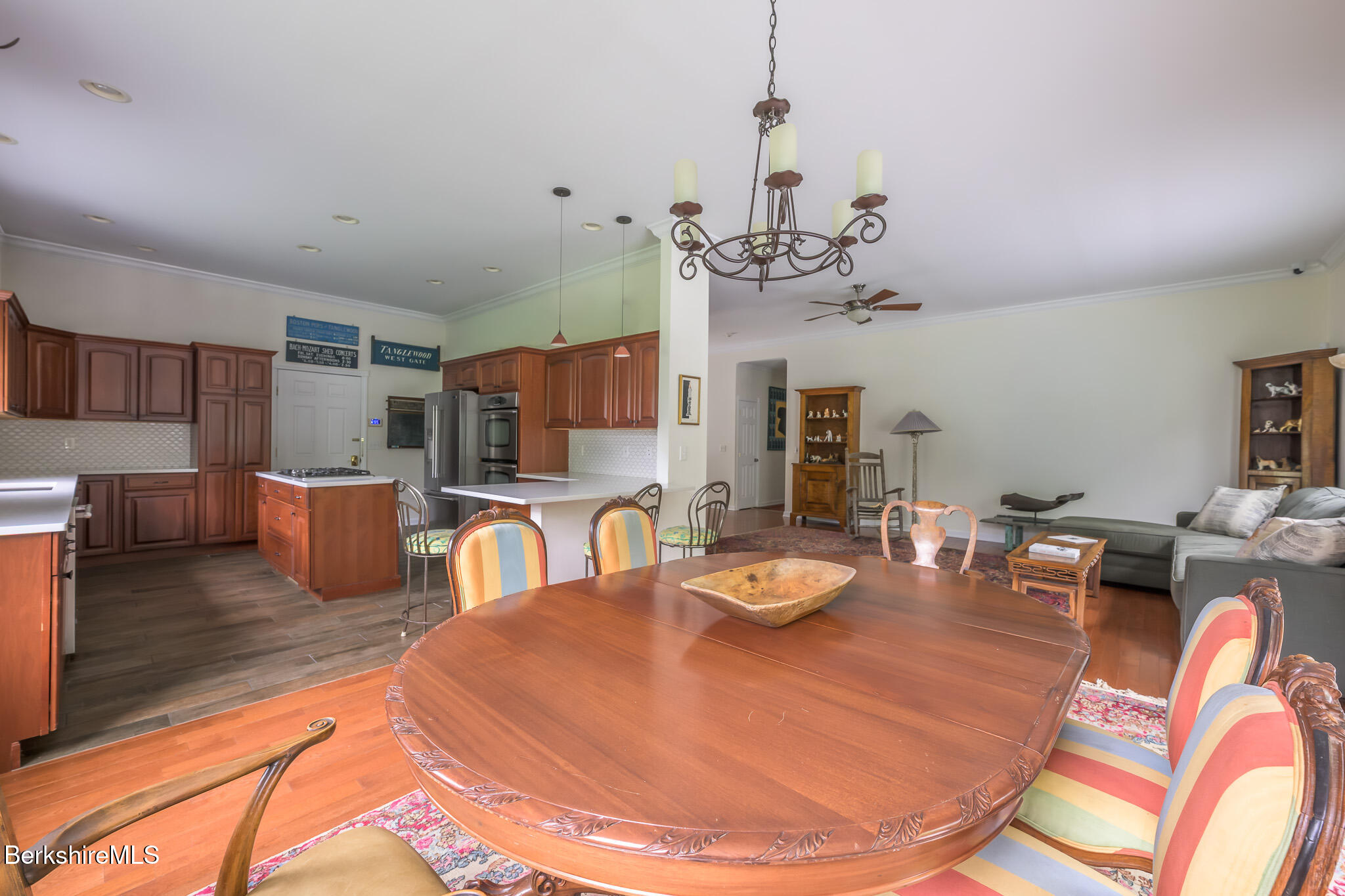208 Karen Dr