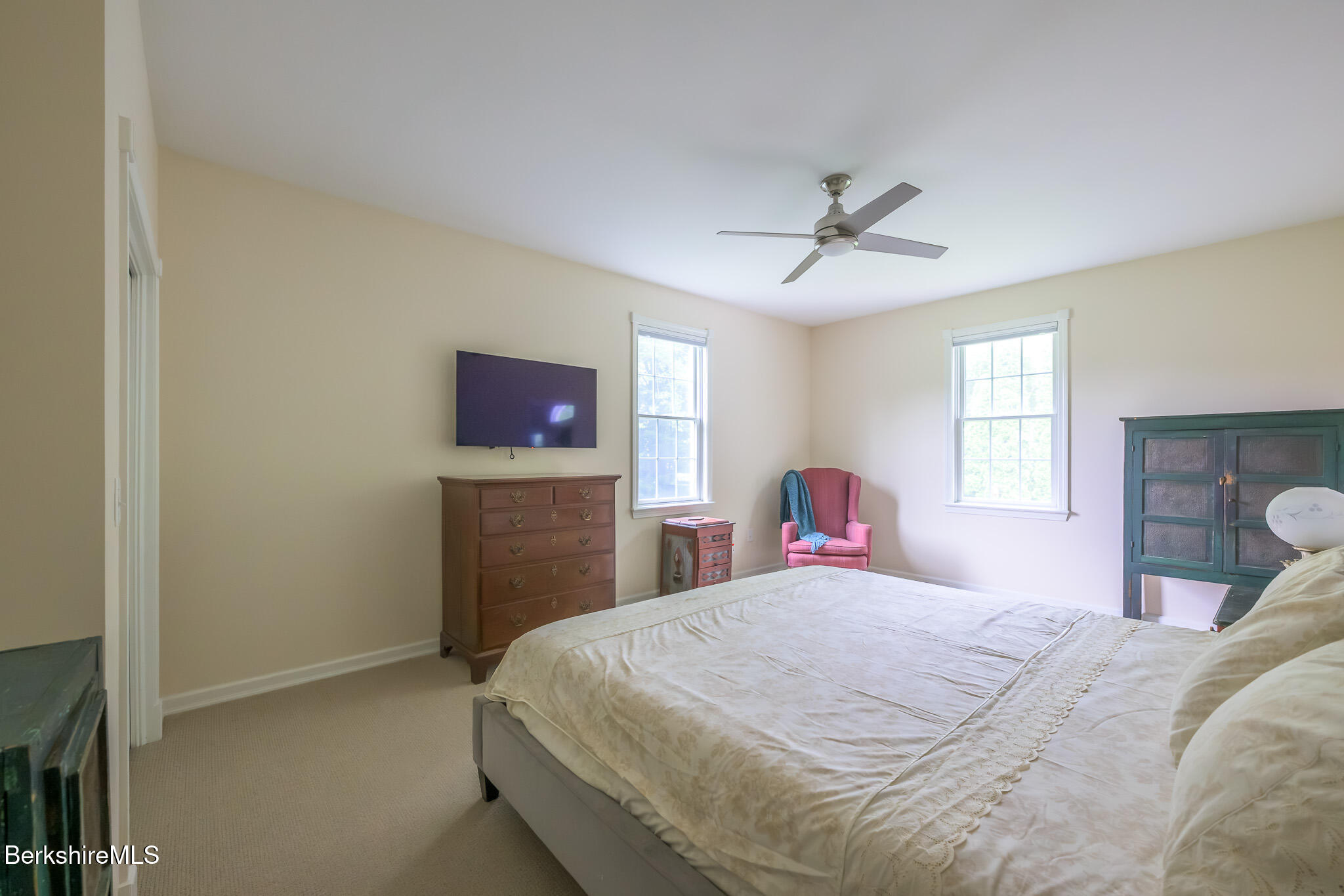 208 Karen Dr