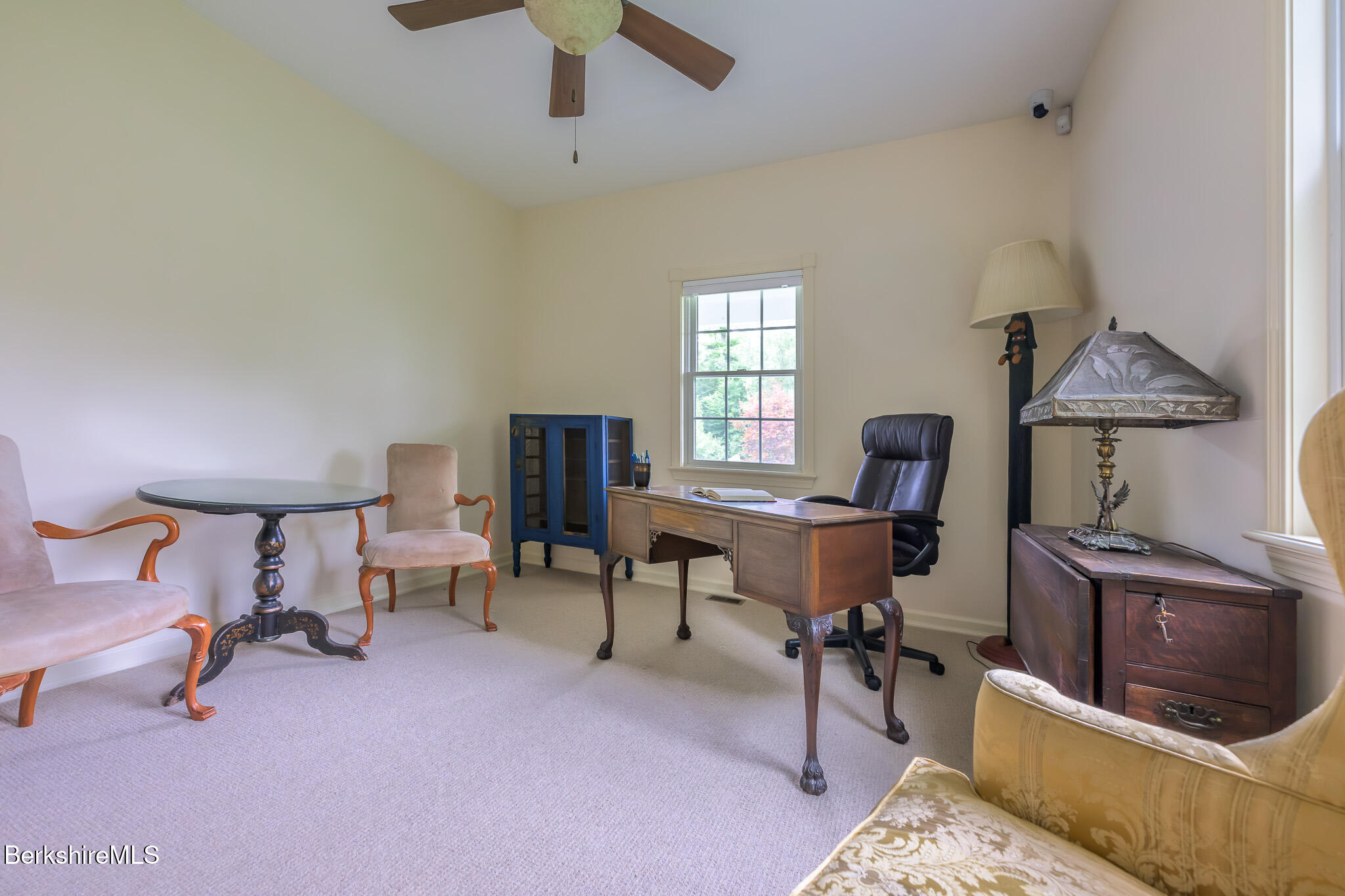 208 Karen Dr