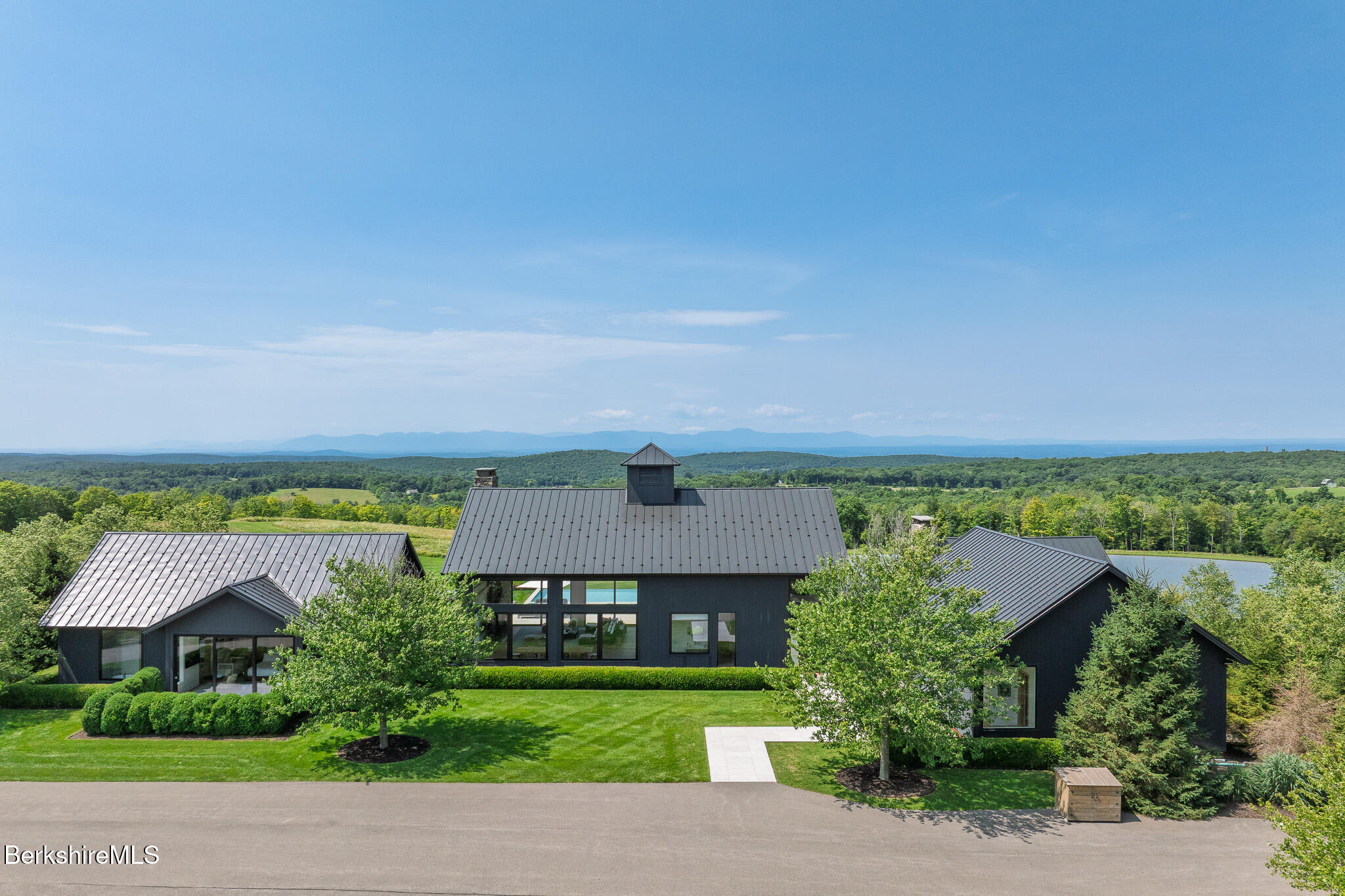 21 Schoolhouse Rd