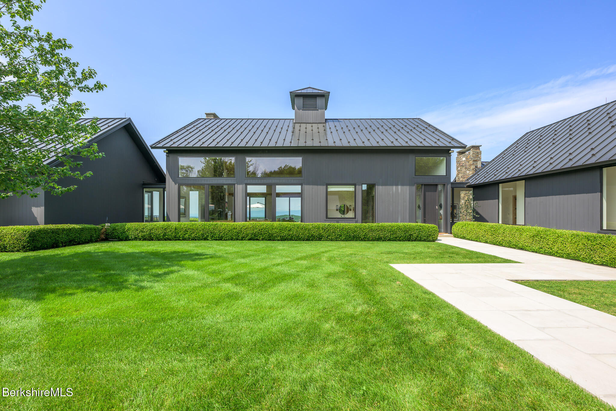21 Schoolhouse Rd