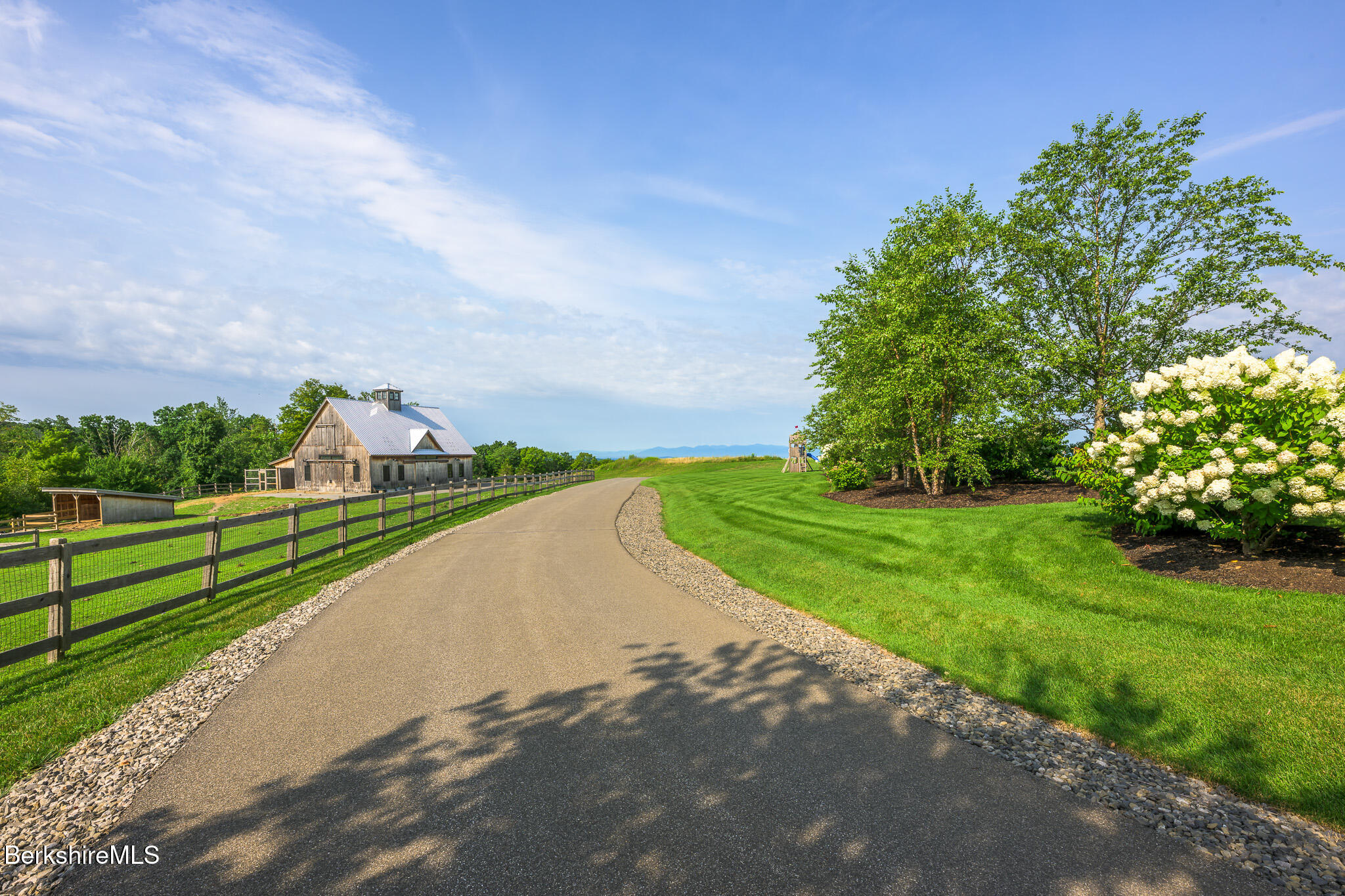 21 Schoolhouse Rd