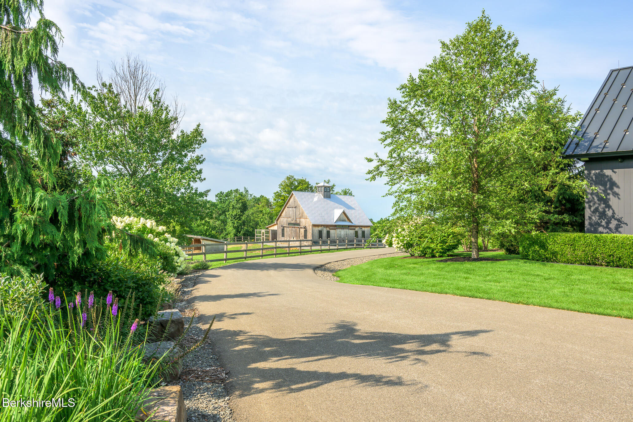 21 Schoolhouse Rd