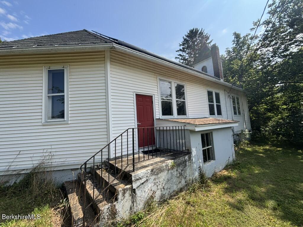 53 Greylock Ter