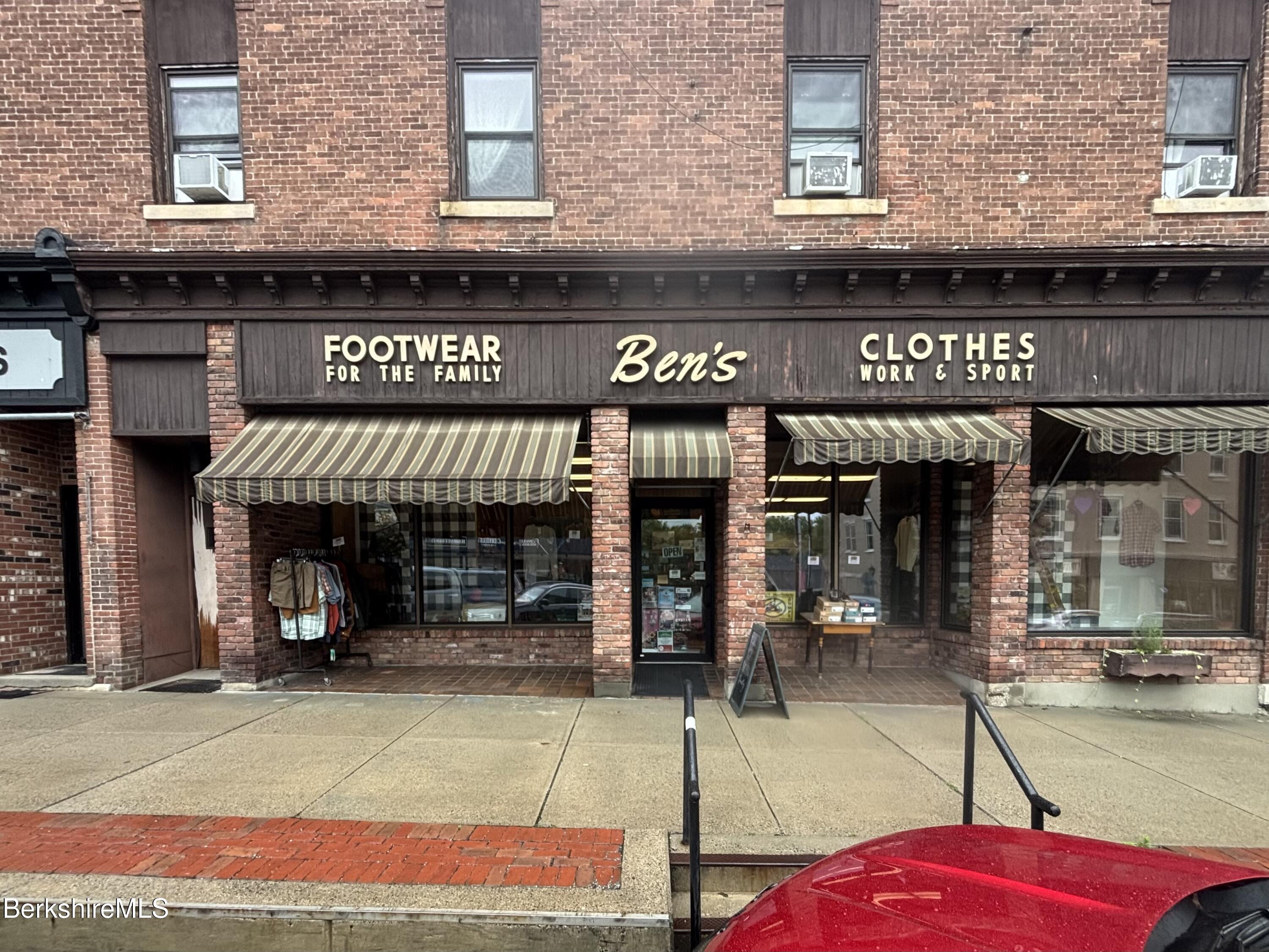 68 Main St