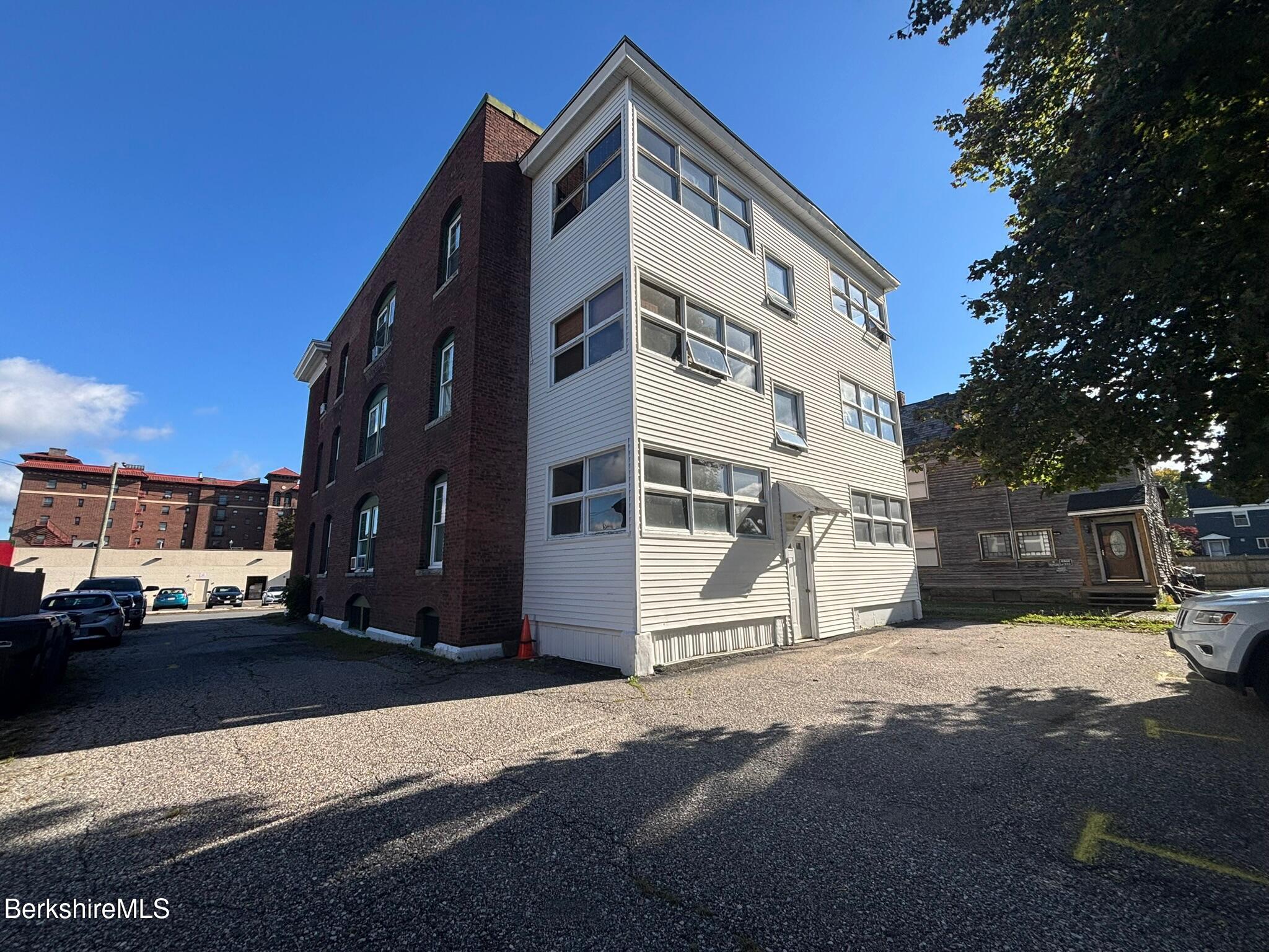 10 Taconic St