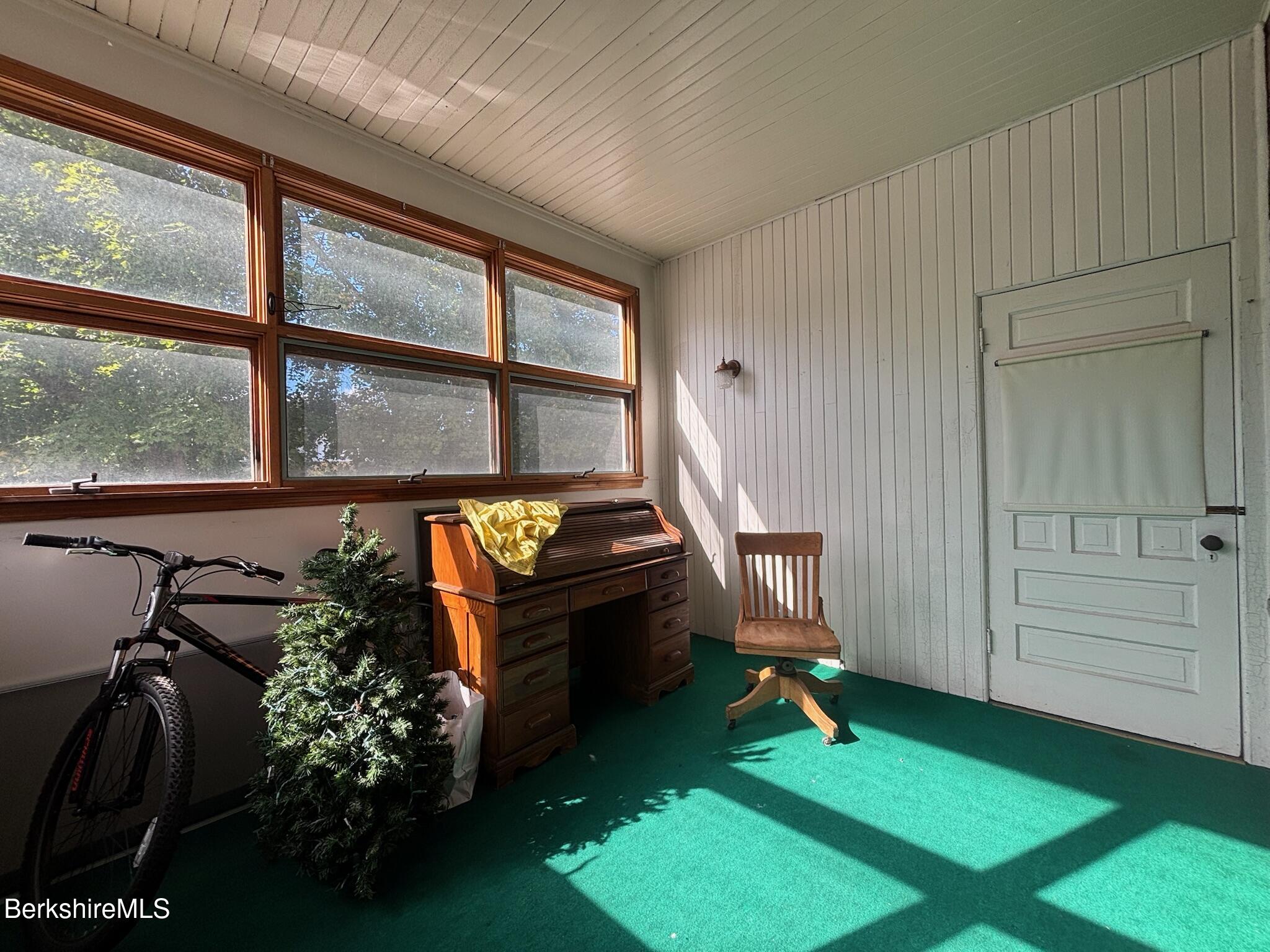 10 Taconic St