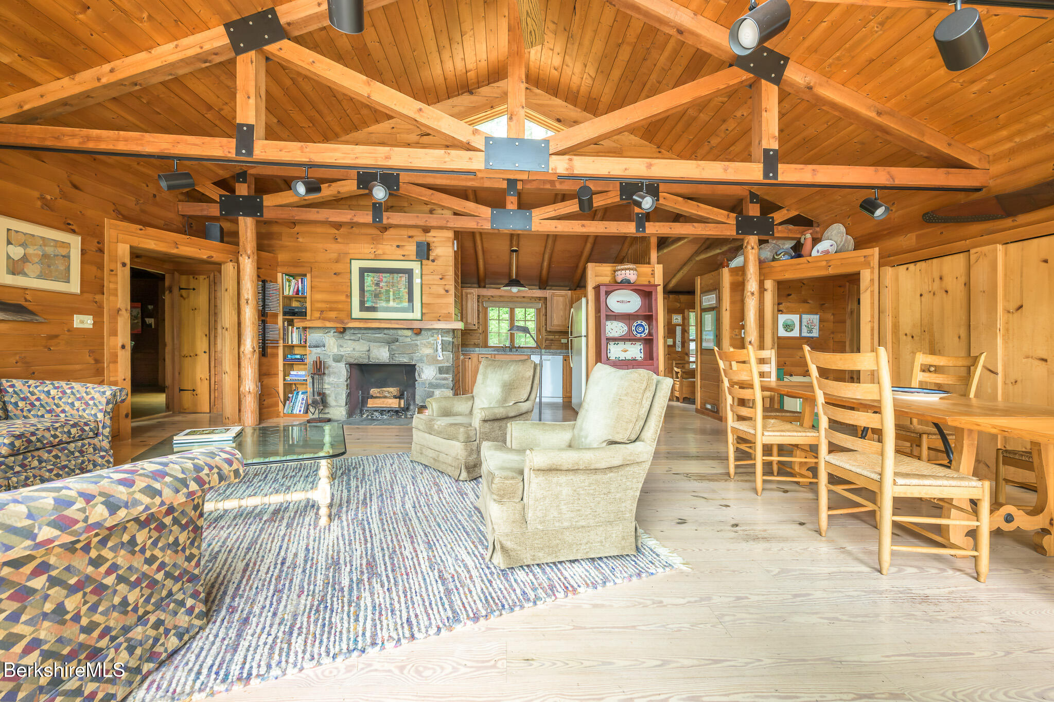 36 Lakeside Rd
