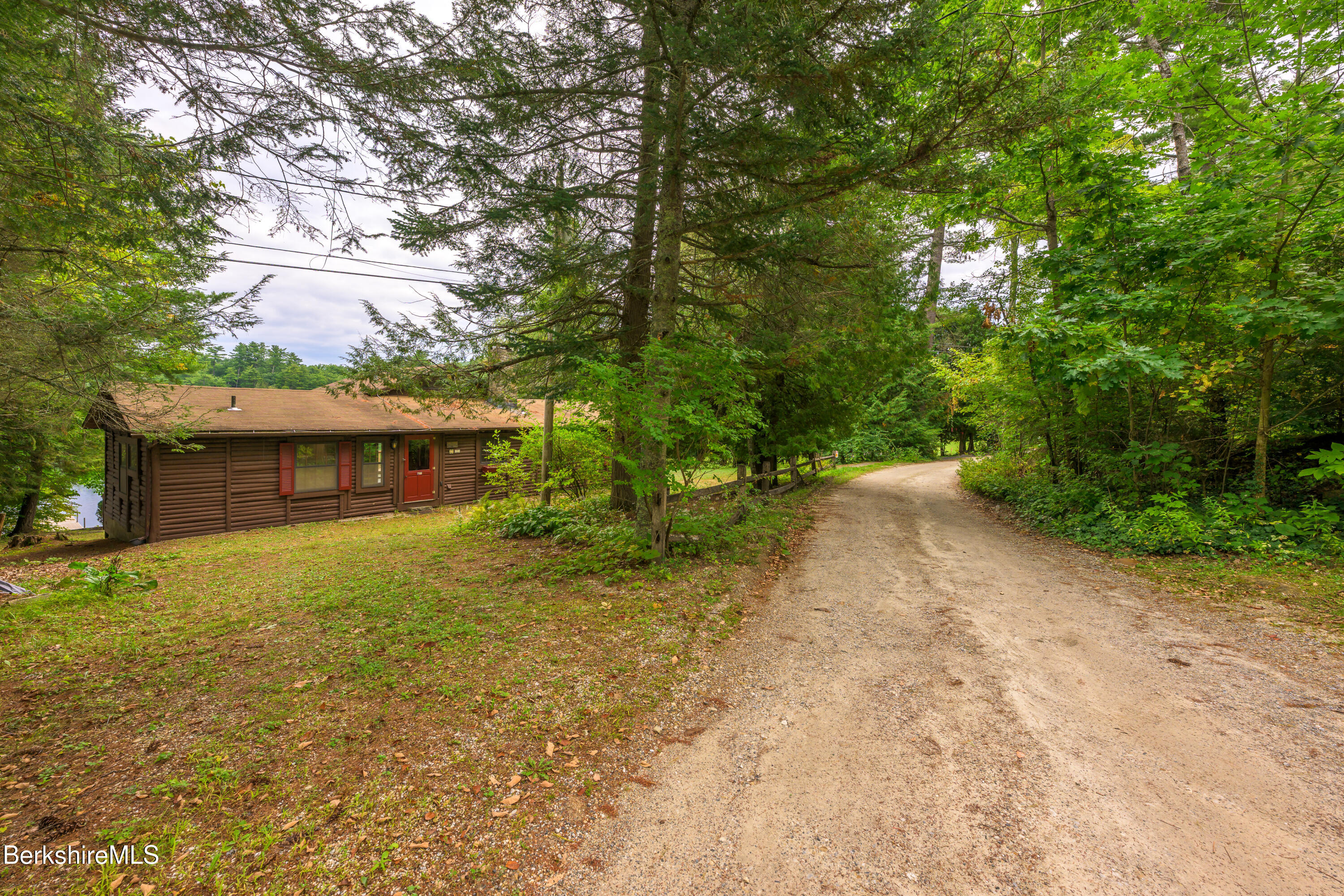36 Lakeside Rd