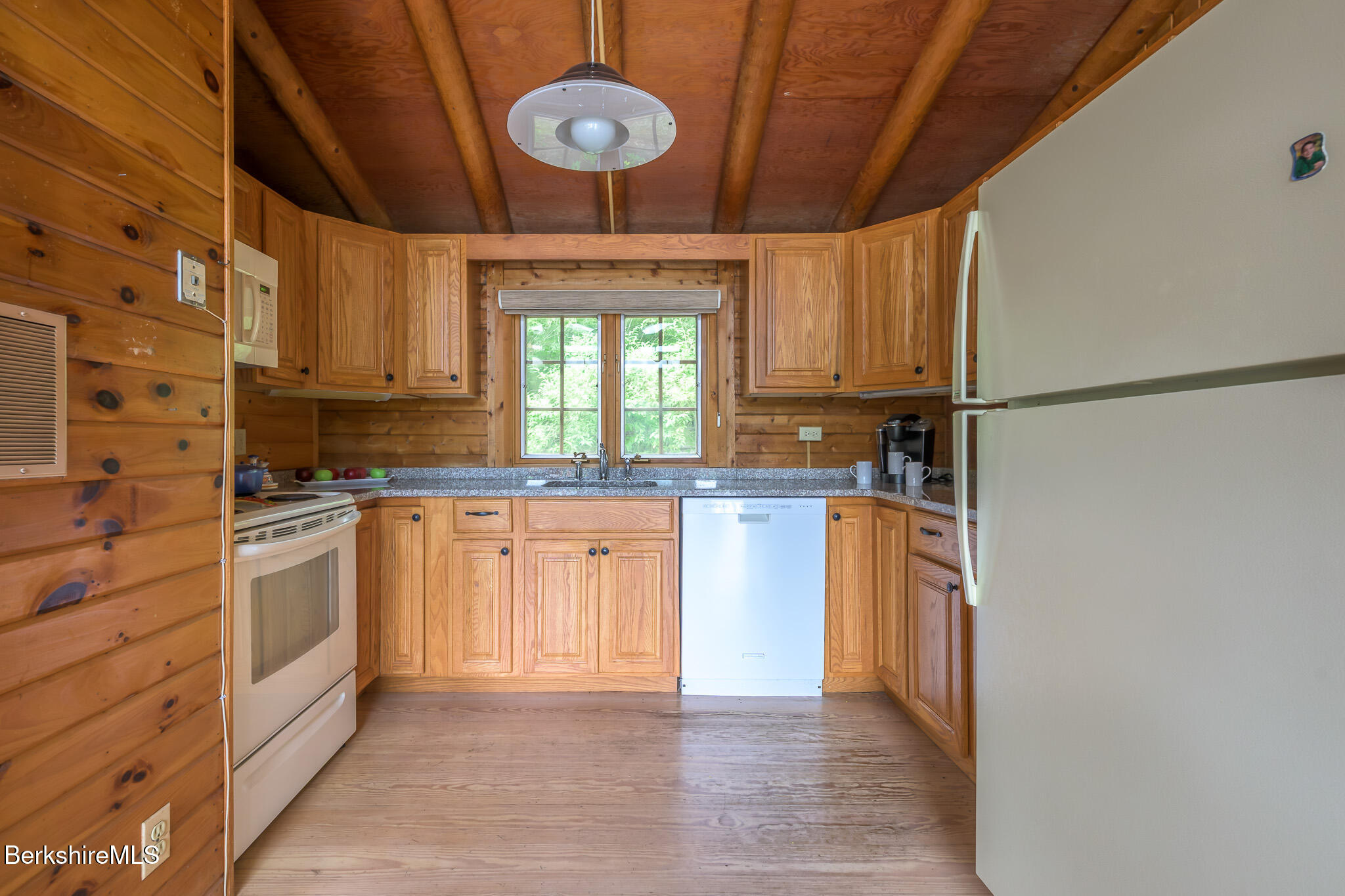 36 Lakeside Rd