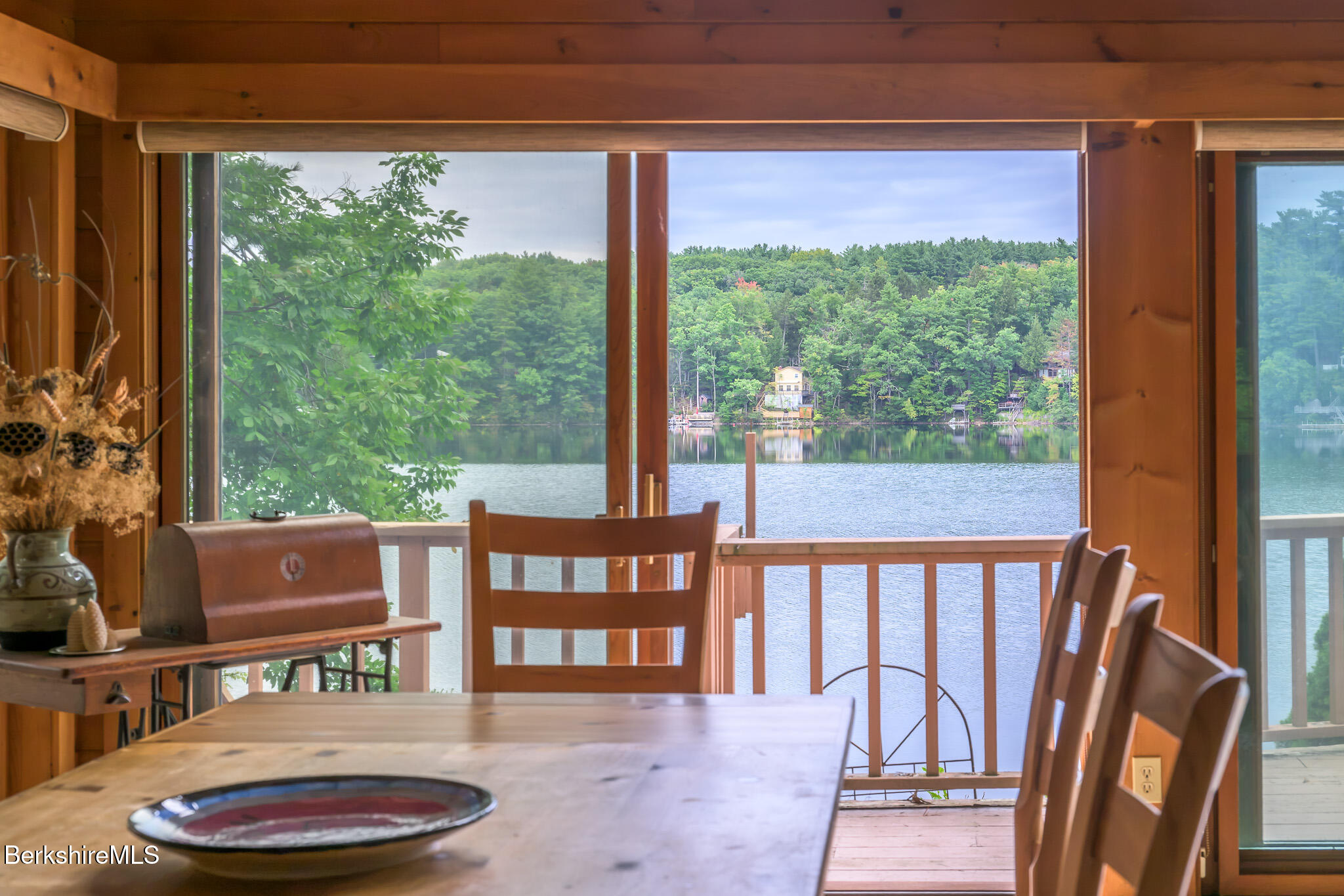 36 Lakeside Rd