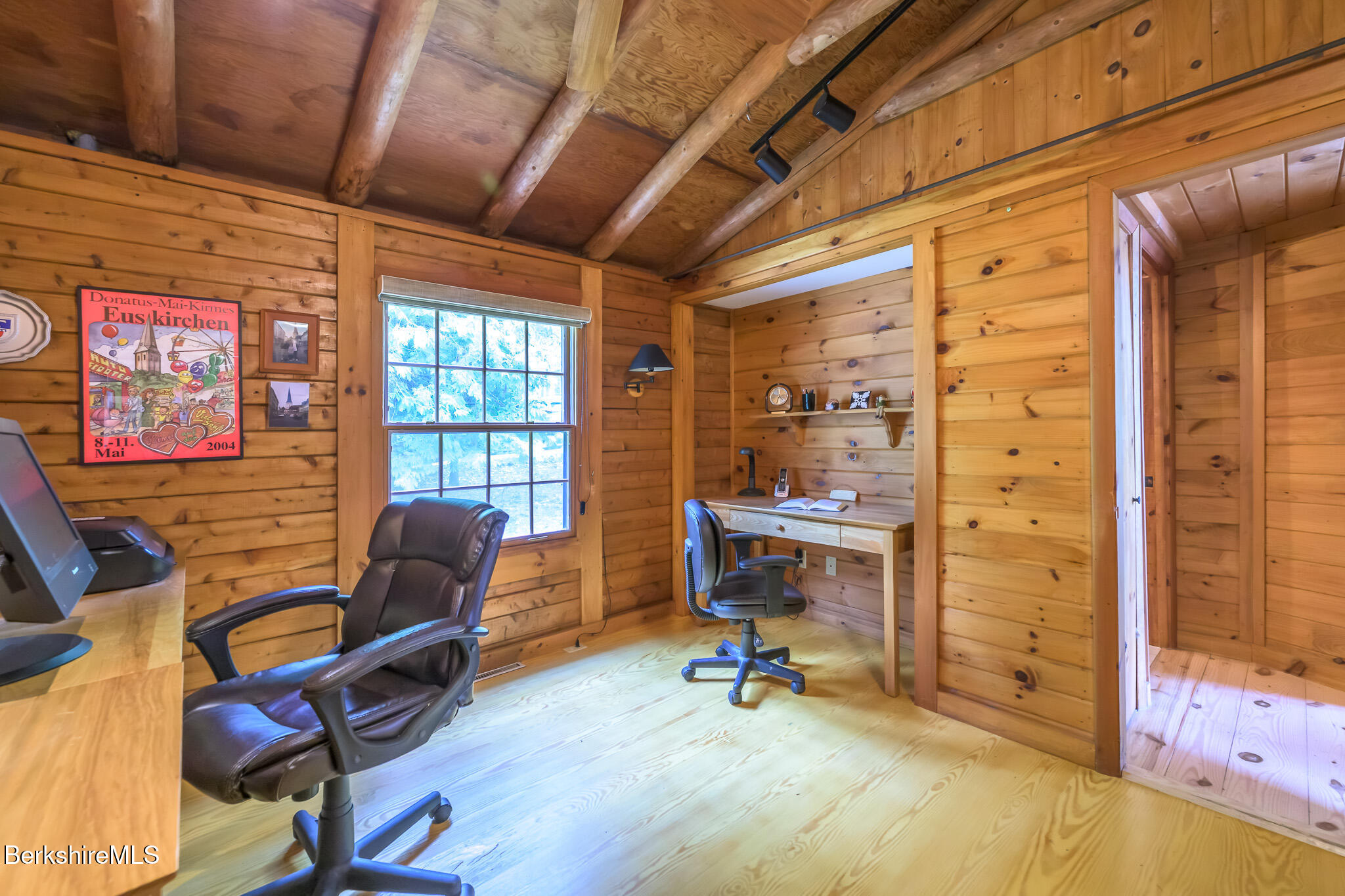 36 Lakeside Rd