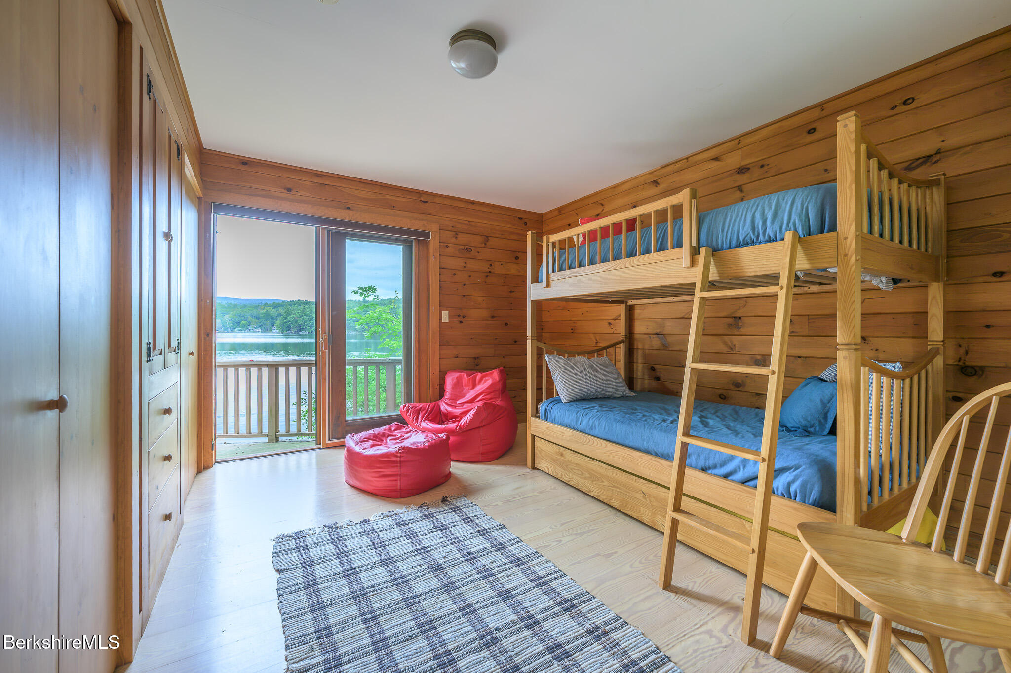 36 Lakeside Rd