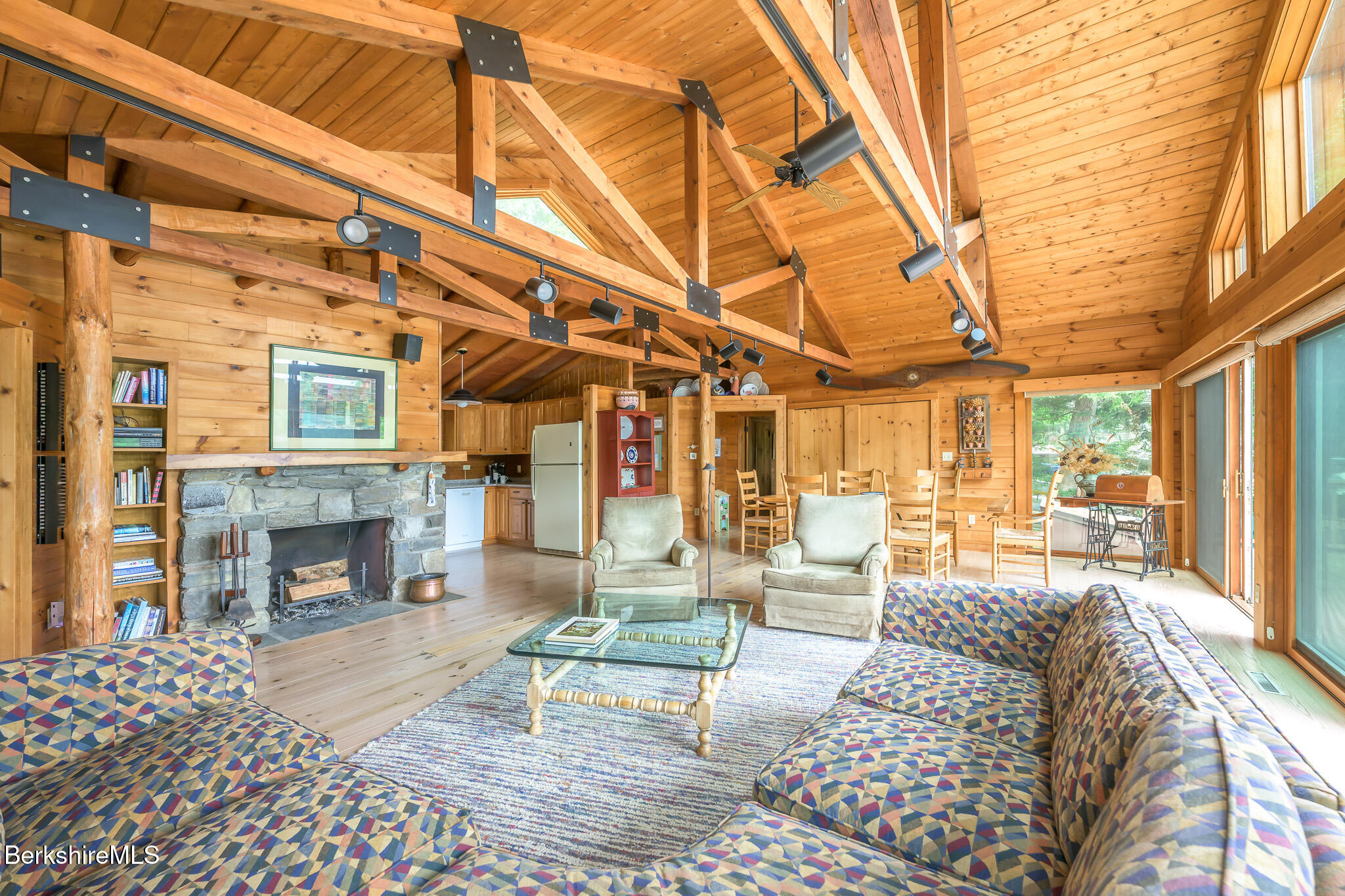 36 Lakeside Rd