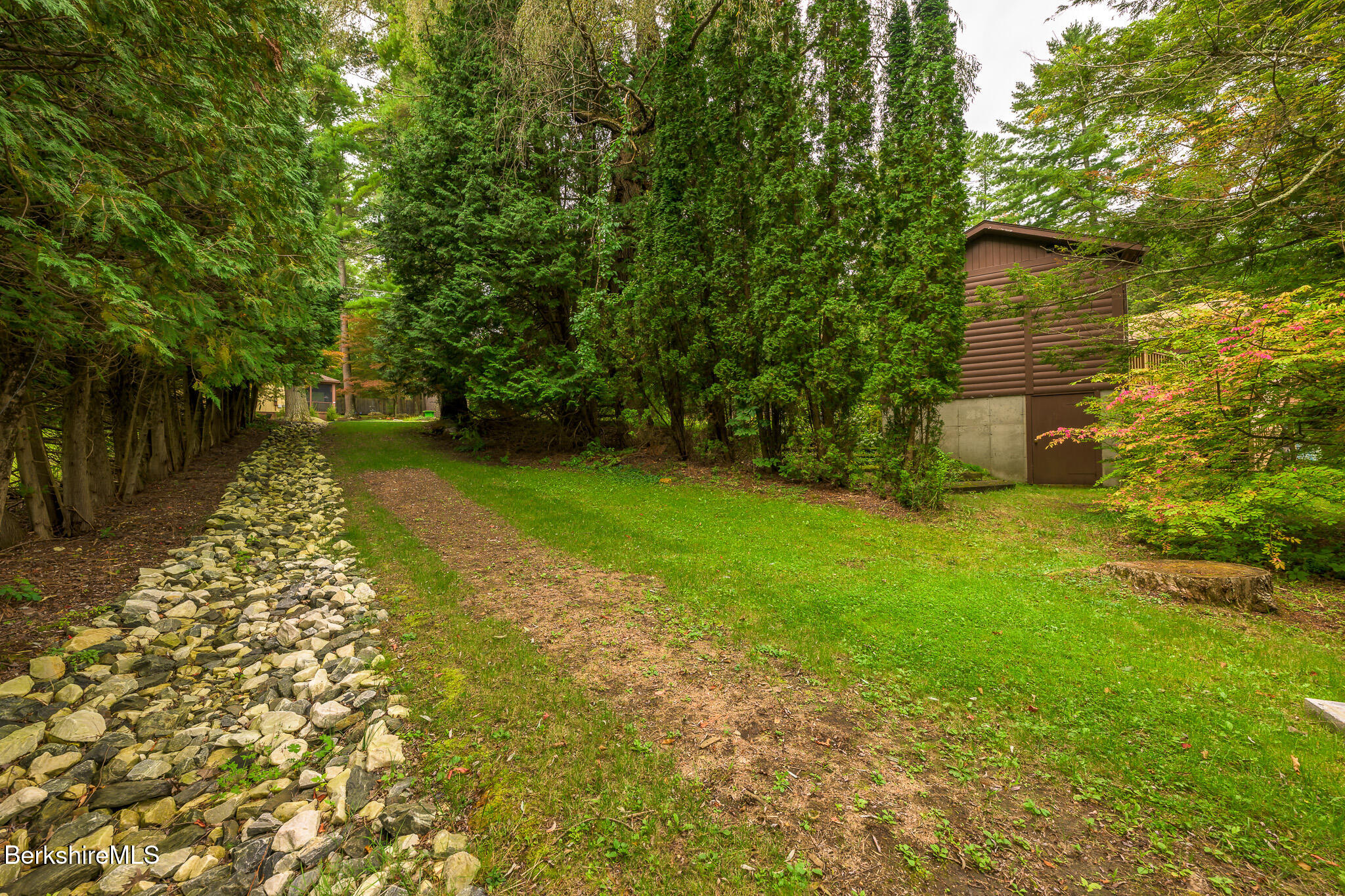 36 Lakeside Rd