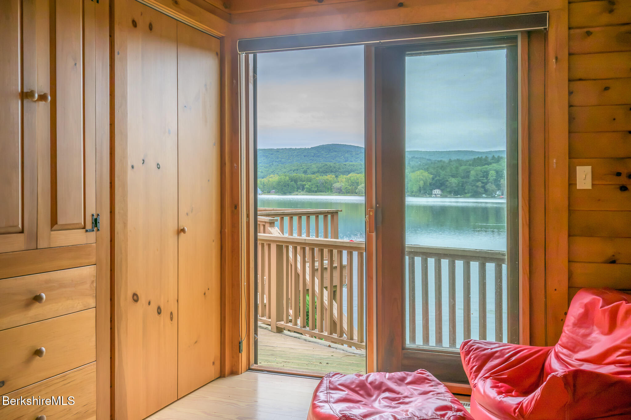 36 Lakeside Rd