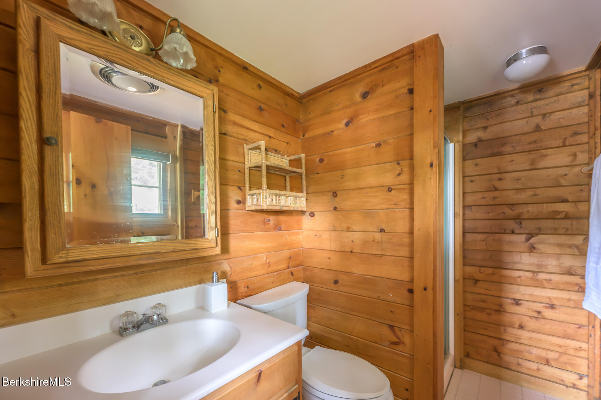 36 Lakeside Rd