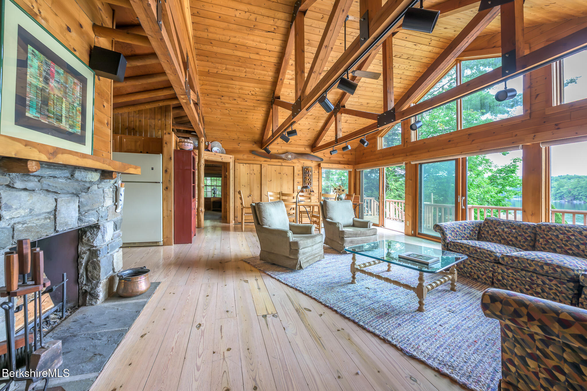 36 Lakeside Rd