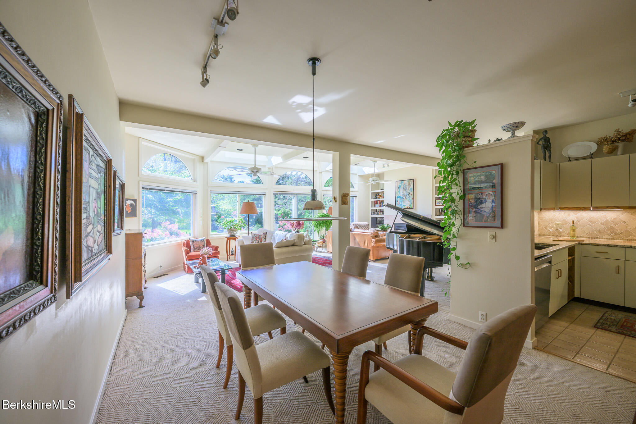19 Hawthorne Rd 1C