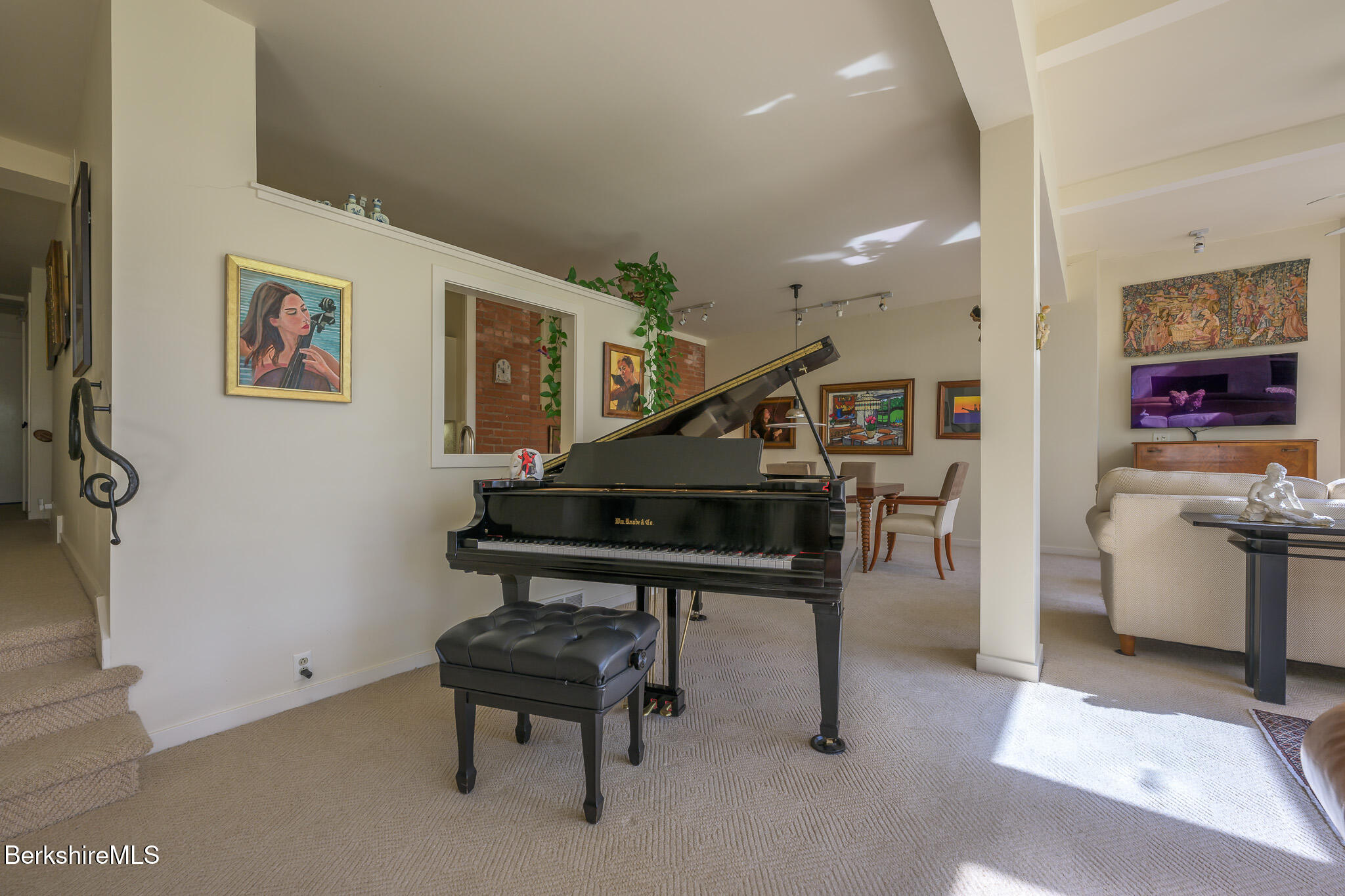 19 Hawthorne Rd 1C