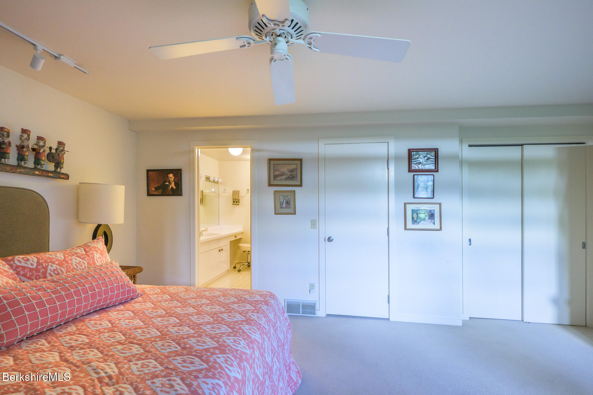 19 Hawthorne Rd 1C
