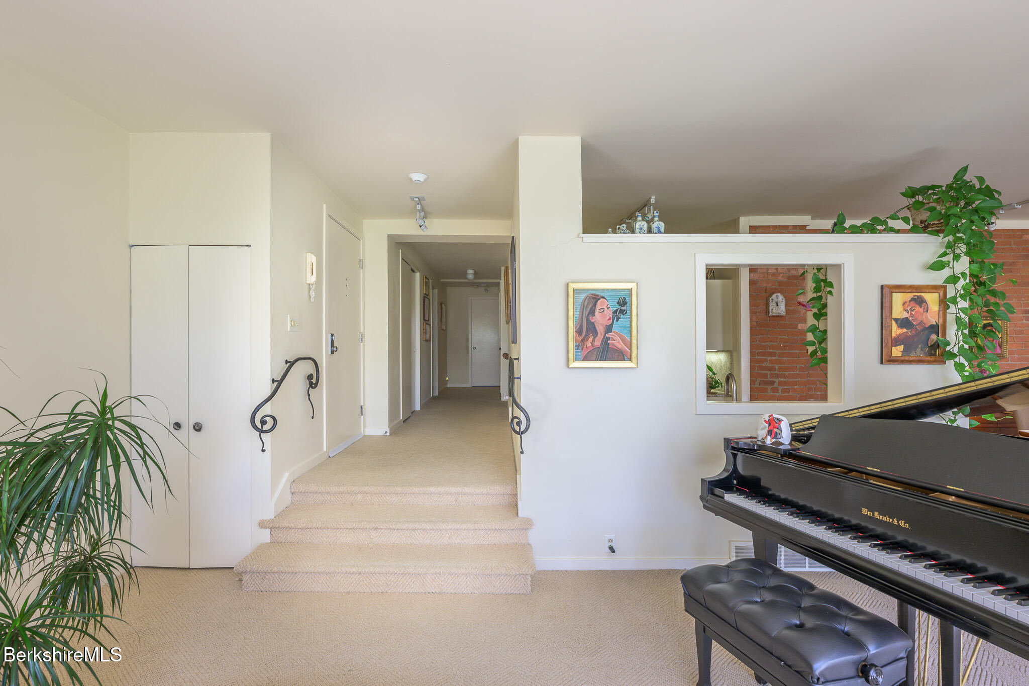 19 Hawthorne Rd 1C