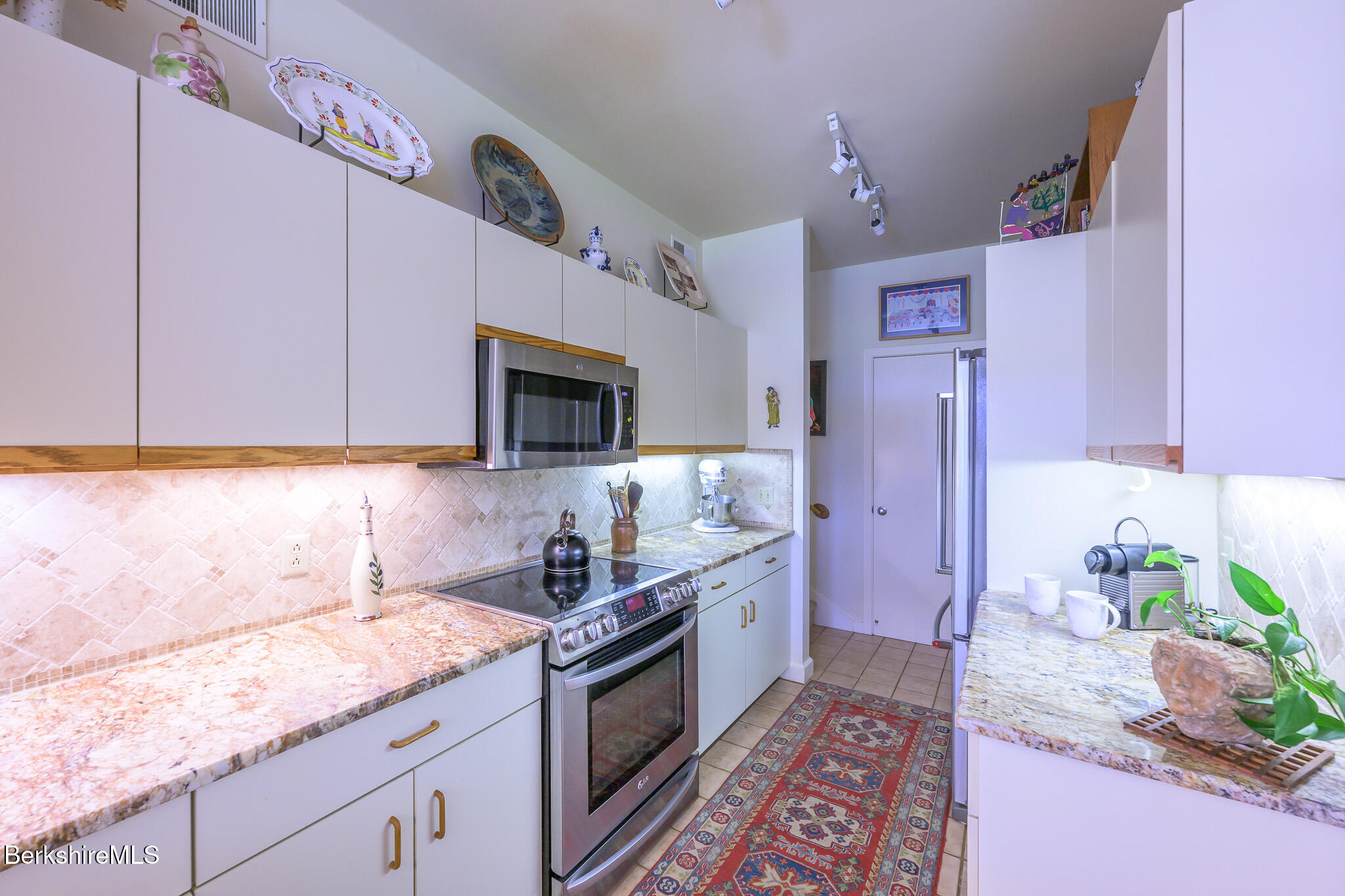 19 Hawthorne Rd 1C