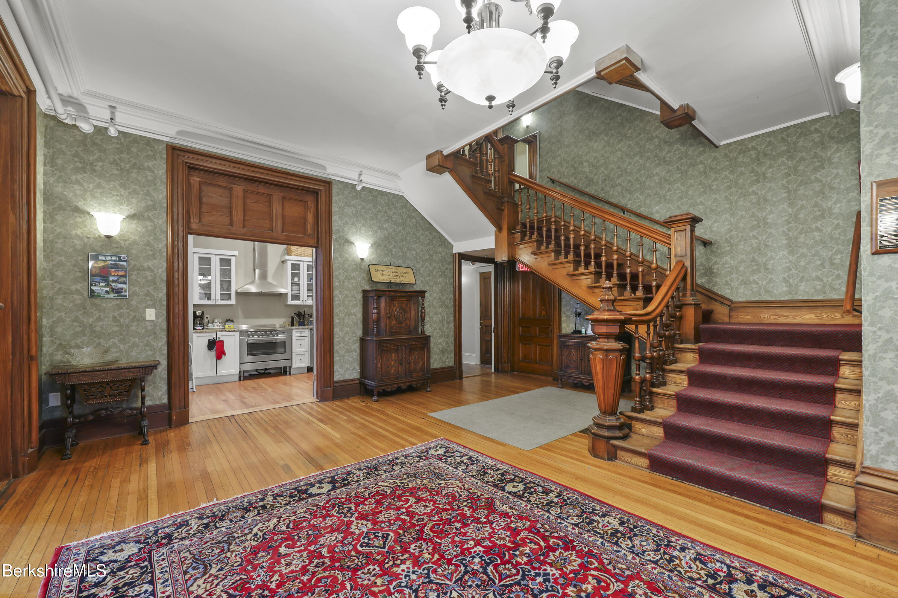 74 Wendell Ave