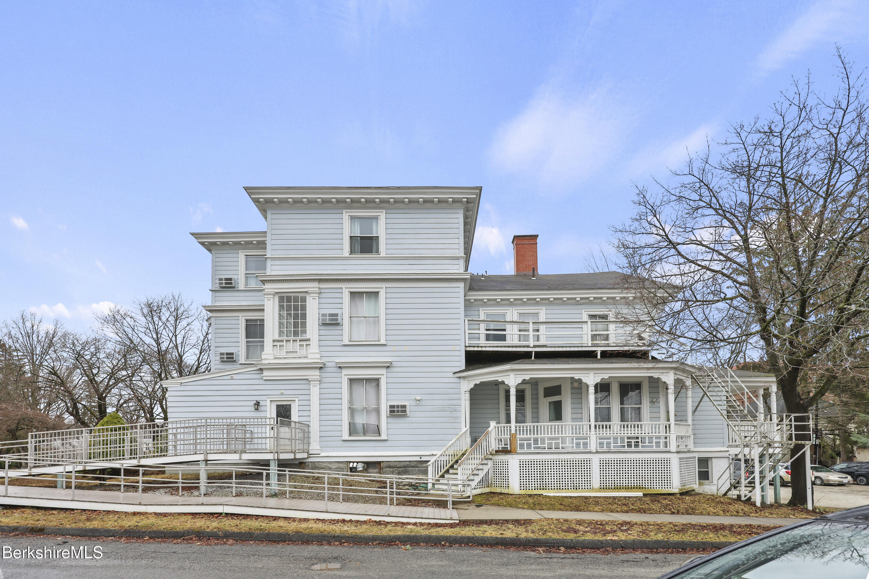 74 Wendell Ave