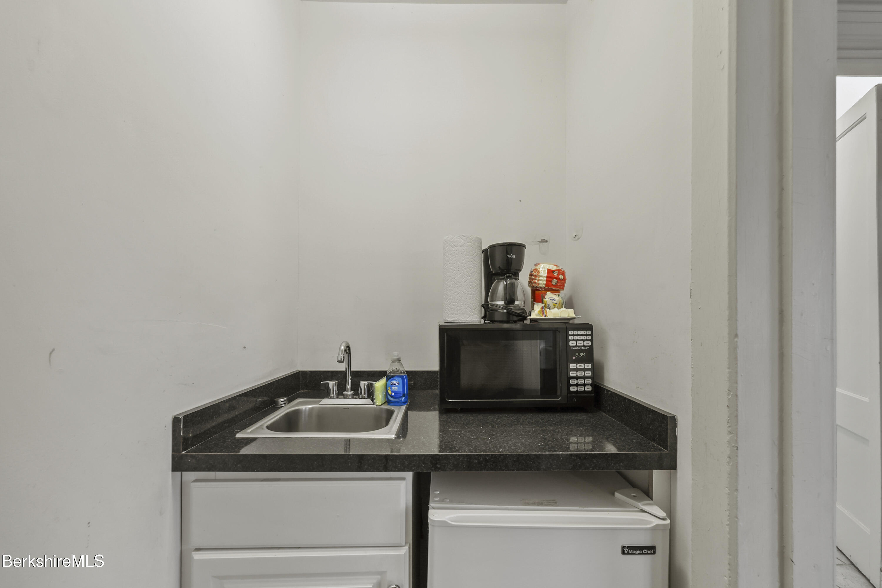74 Wendell Ave