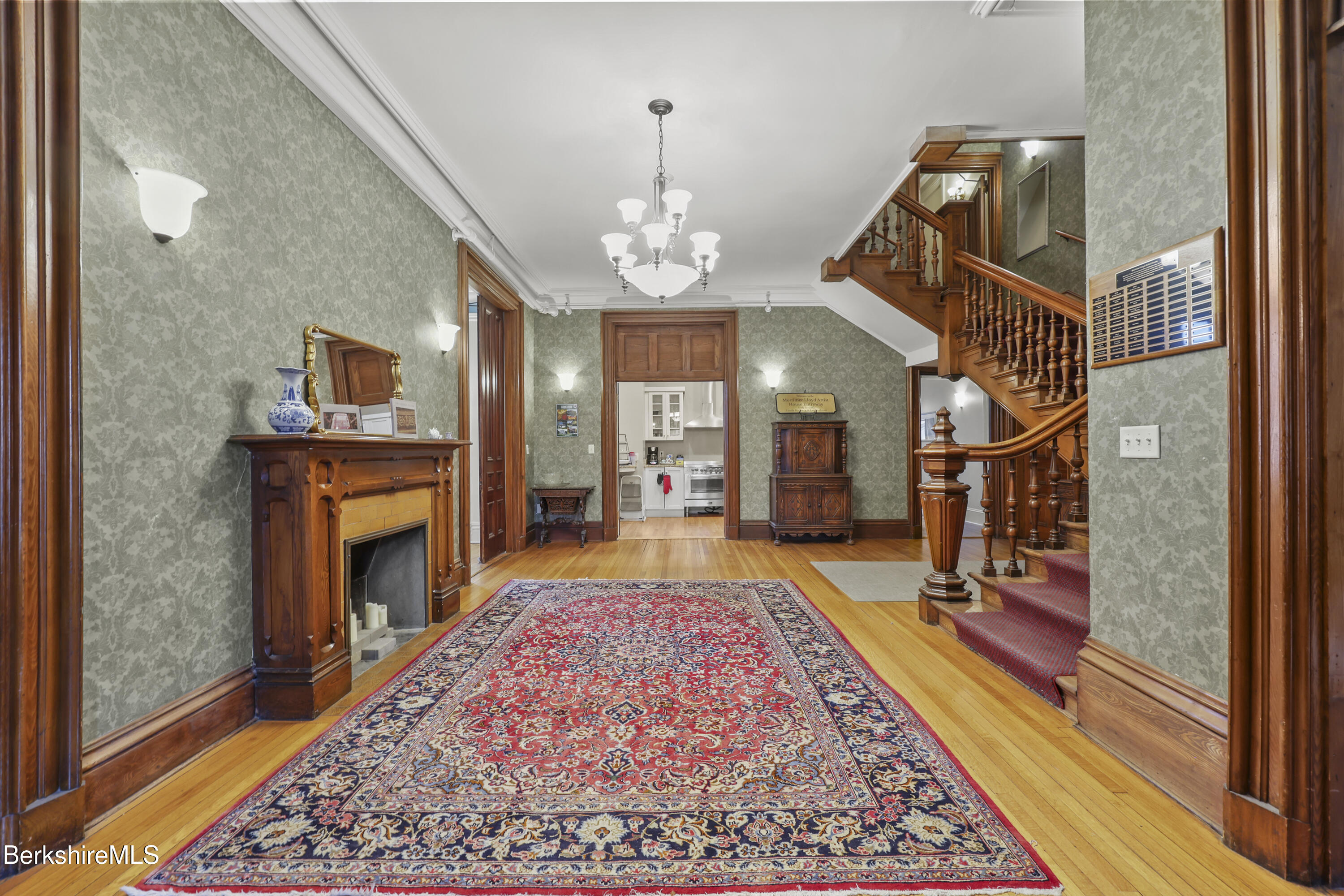 74 Wendell Ave