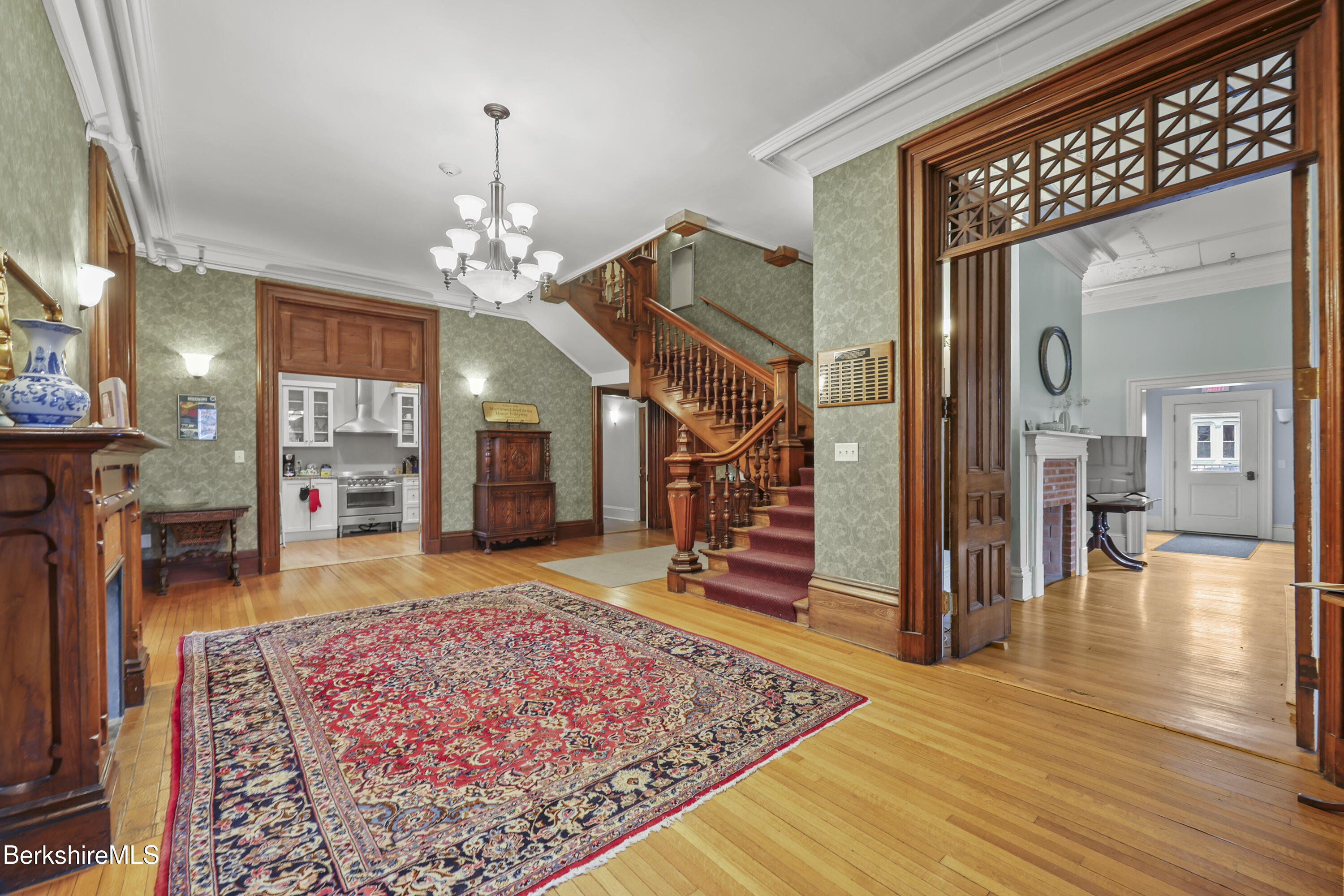 74 Wendell Ave