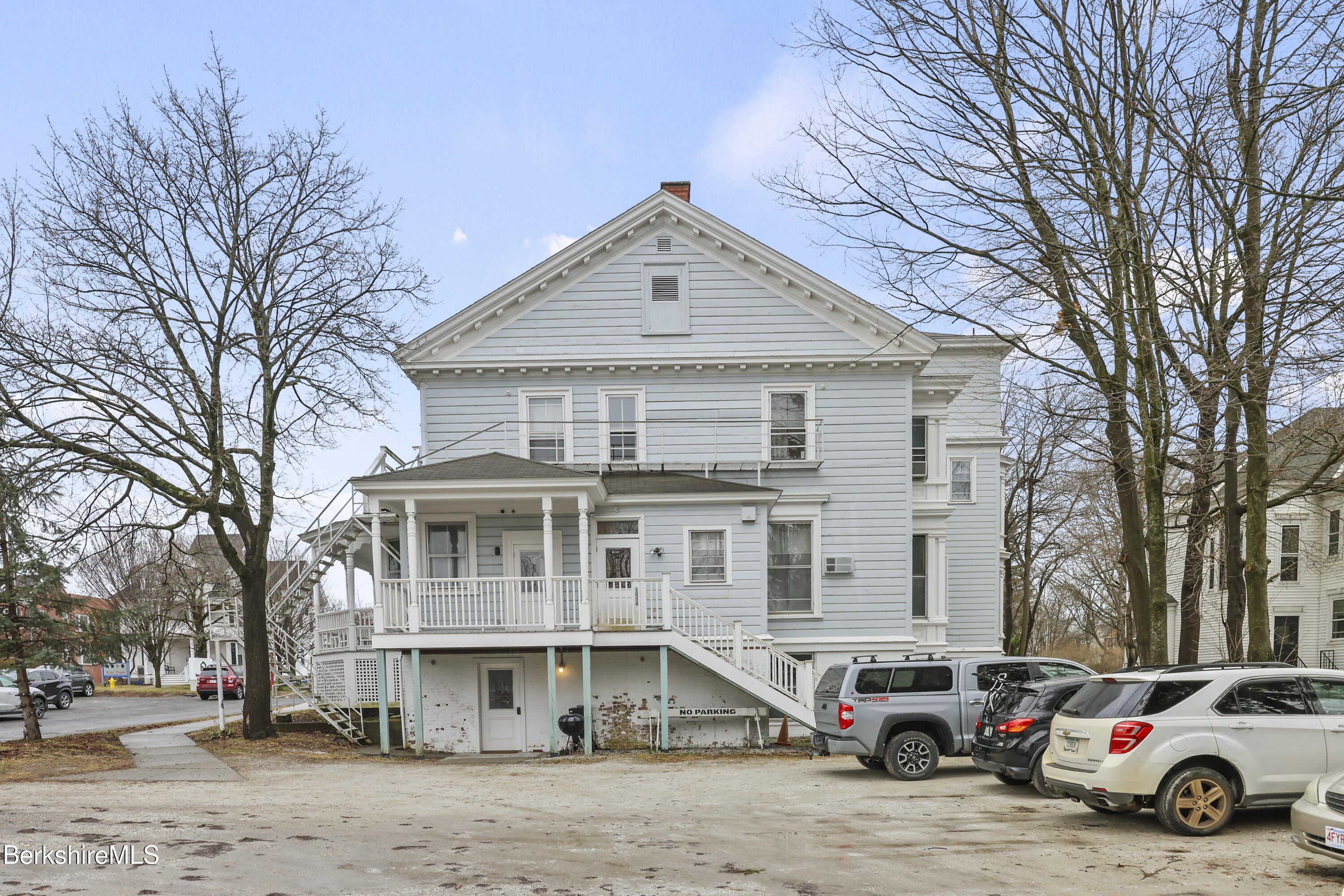 74 Wendell Ave
