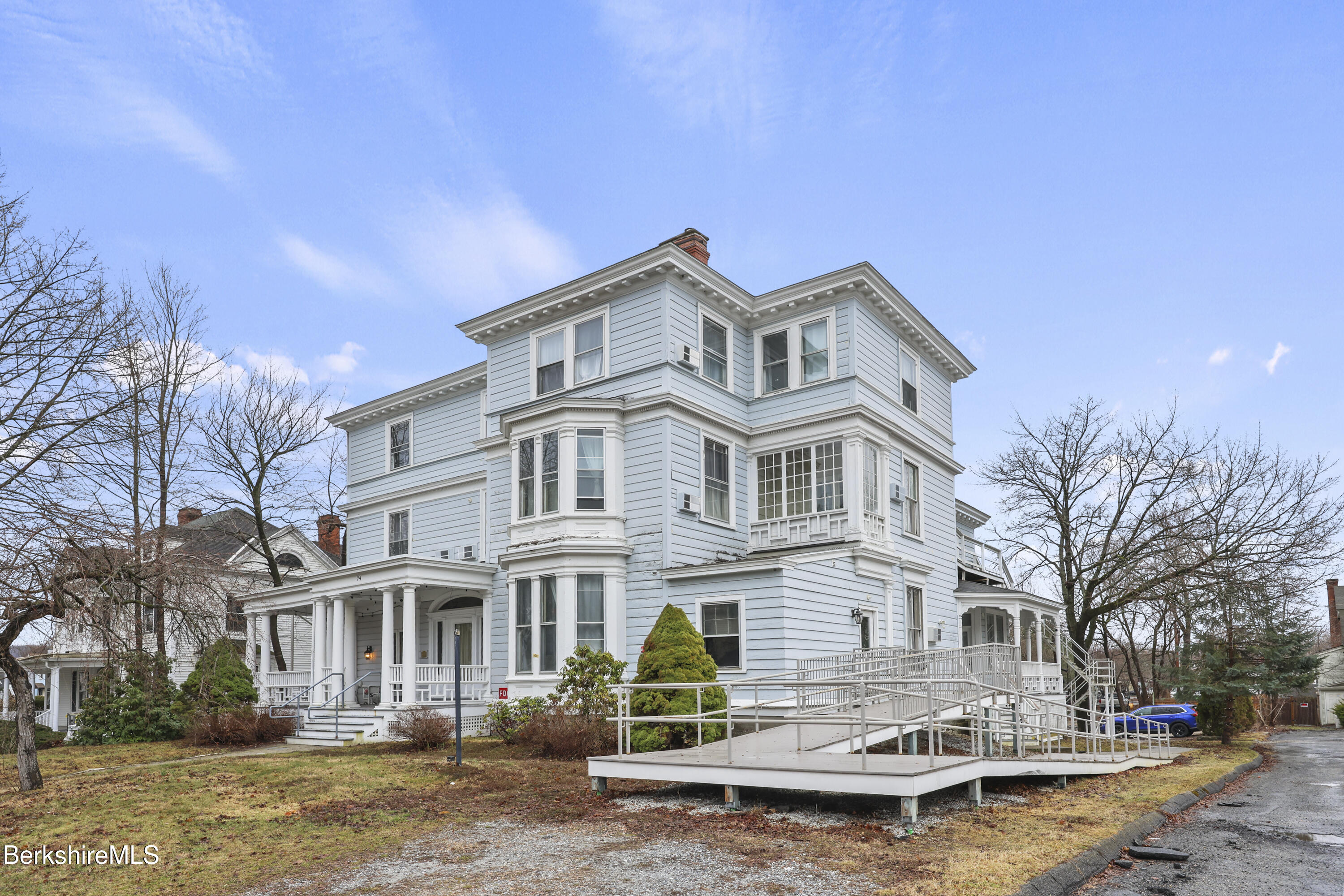 74 Wendell Ave