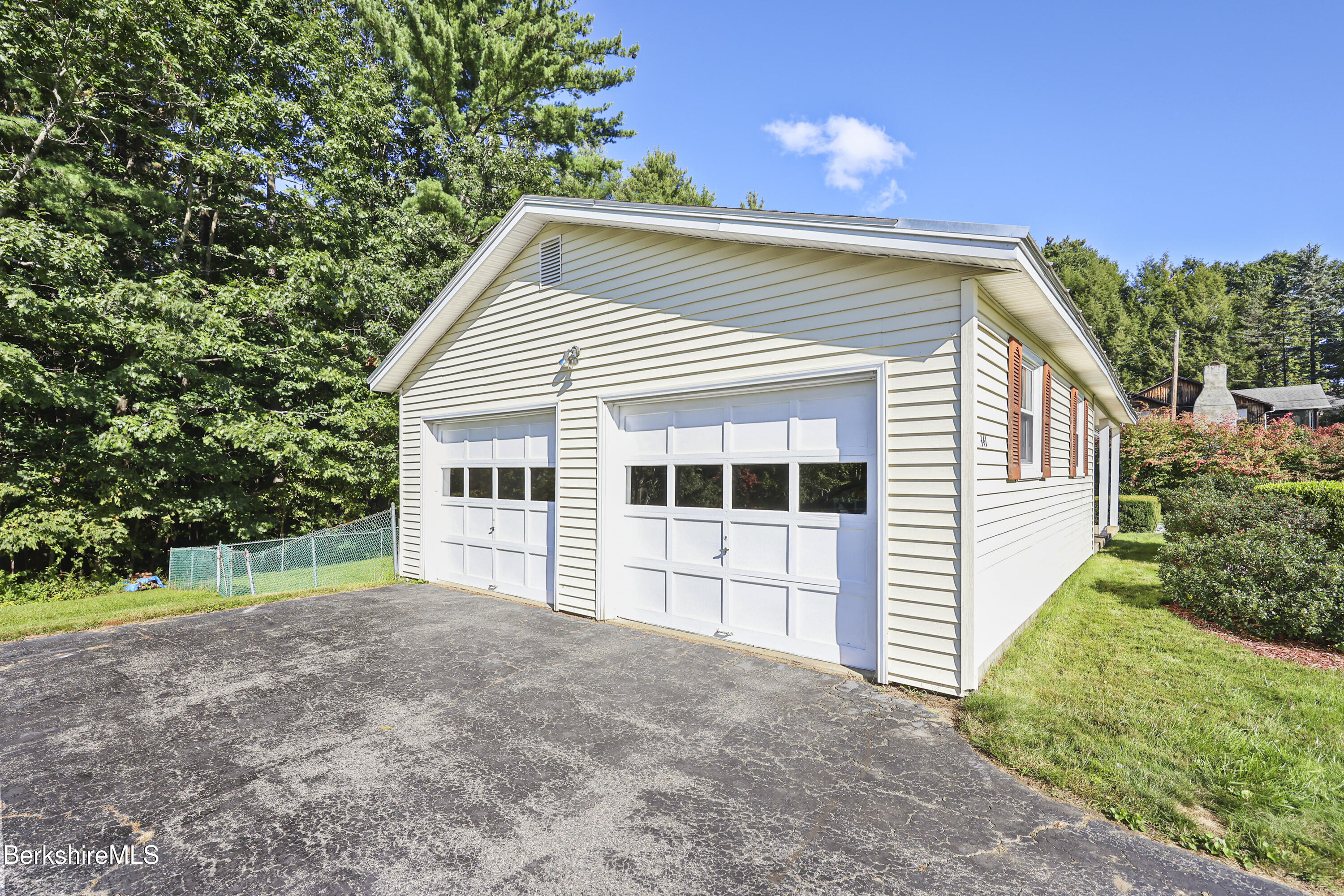 341 Cheshire Rd