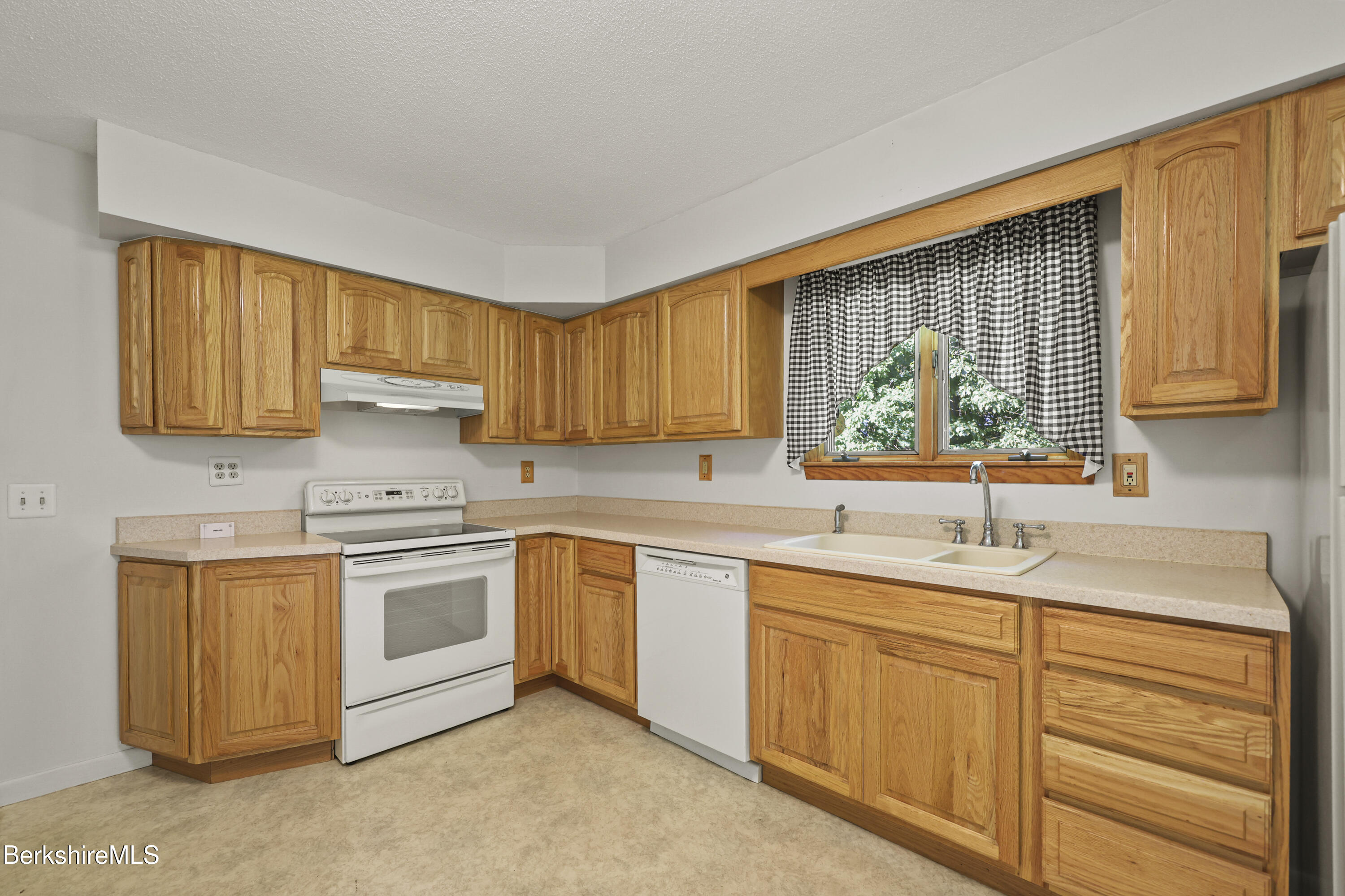 341 Cheshire Rd