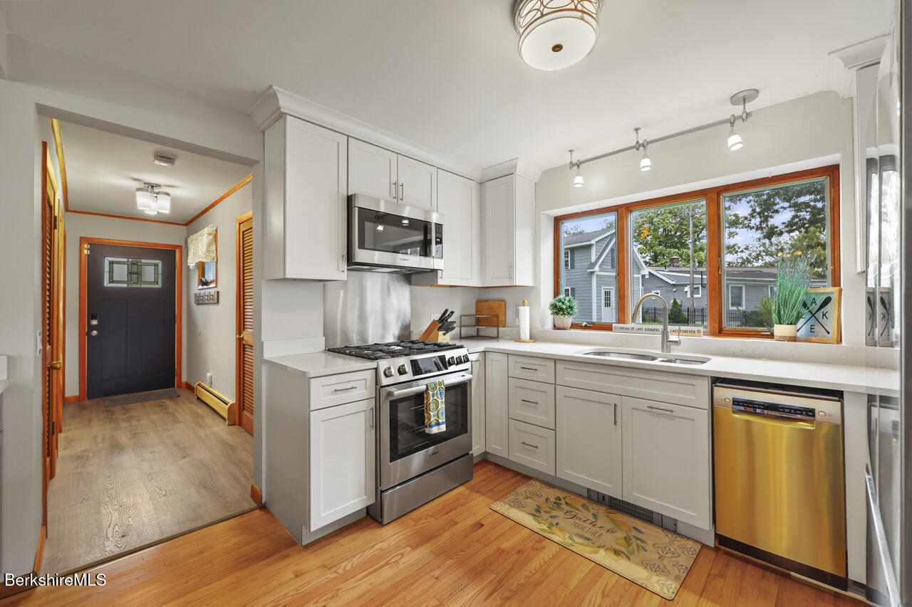 99 Narragansett Ave
